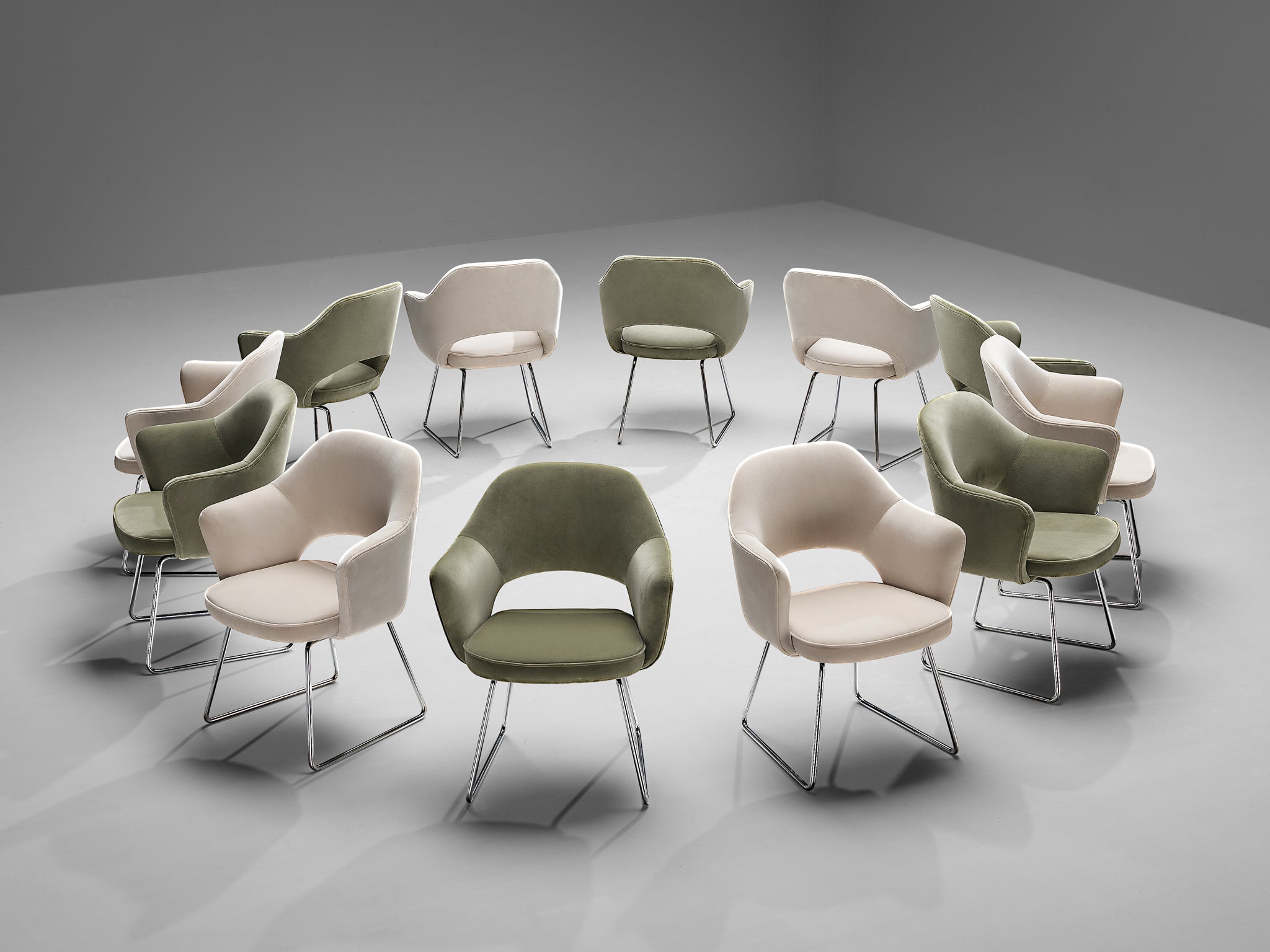 Eero Saarinen Limited Edition ‘Conference’ Armchairs of UNESCO Paris seating Morentz