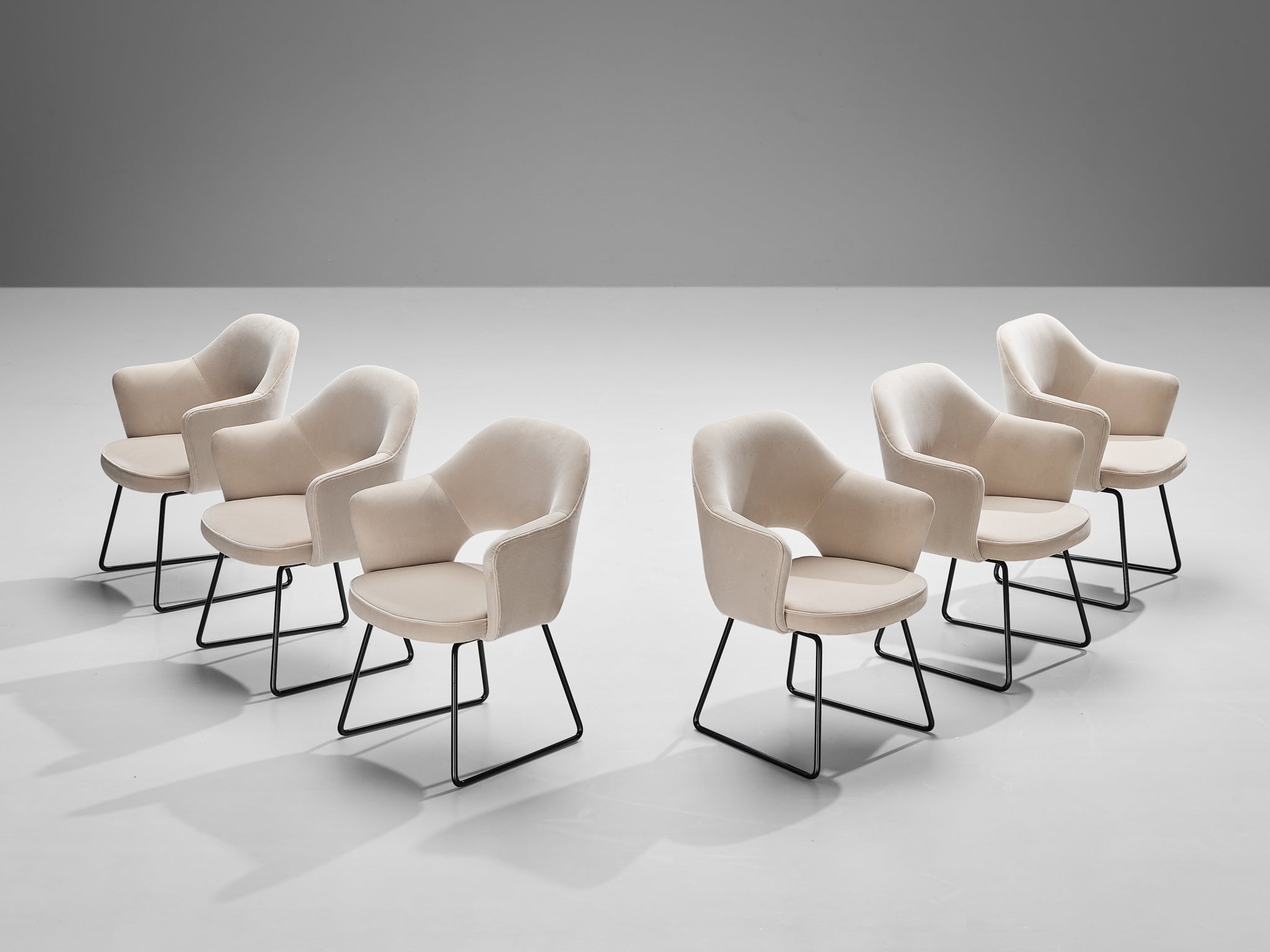 Eero Saarinen Limited Edition ‘Conference’ Armchairs of UNESCO Paris seating Morentz