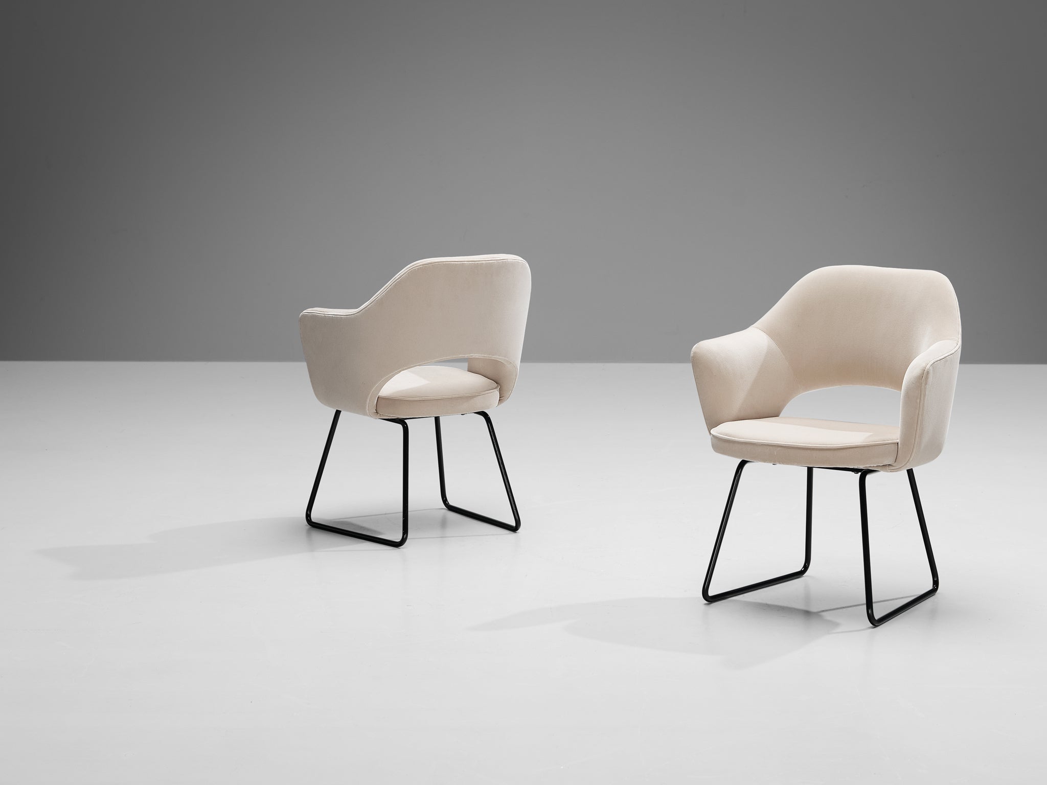 Eero Saarinen Limited Edition ‘Conference’ Armchairs of UNESCO Paris seating Morentz