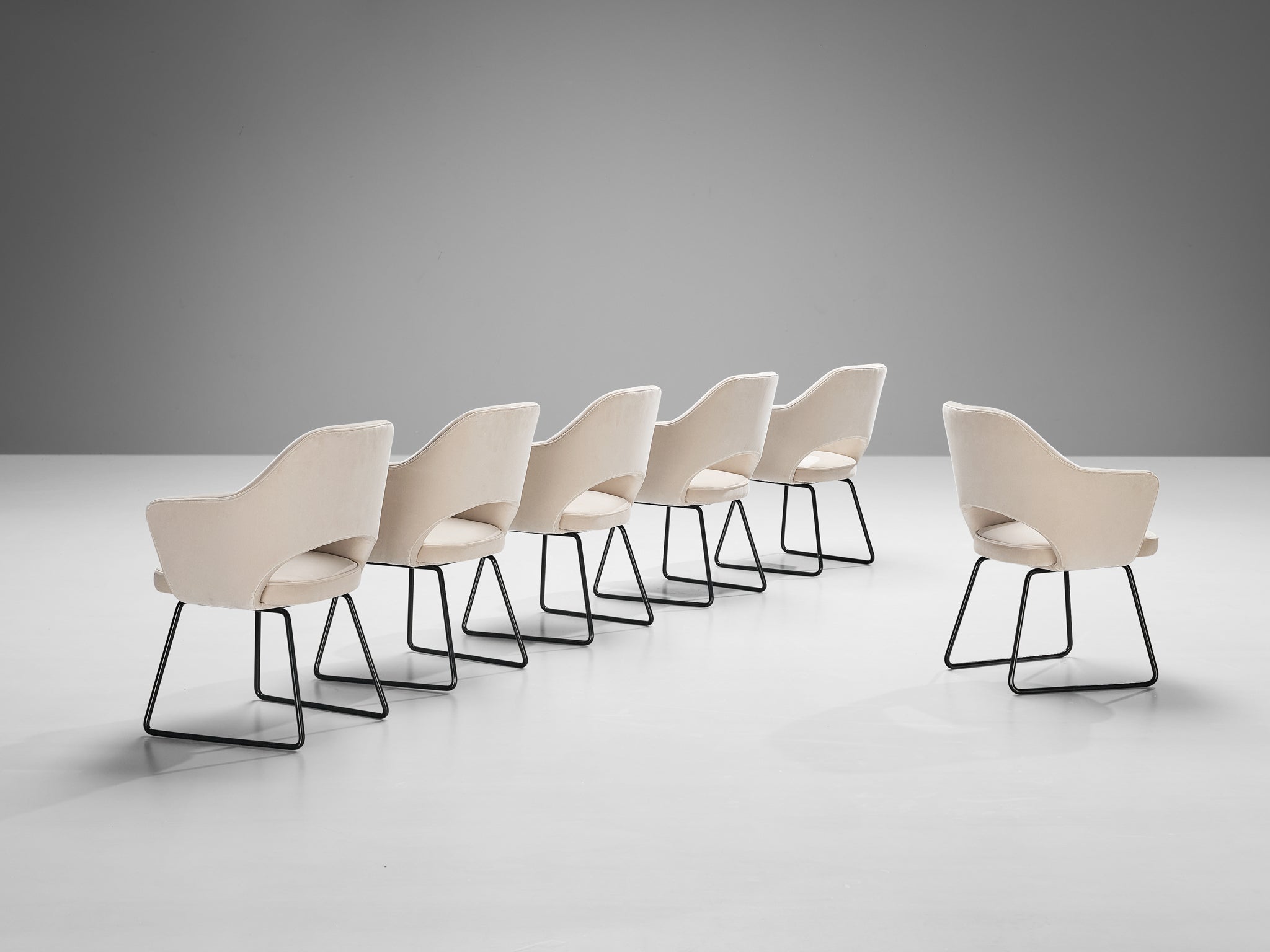 Eero Saarinen Limited Edition ‘Conference’ Armchairs of UNESCO Paris seating Morentz