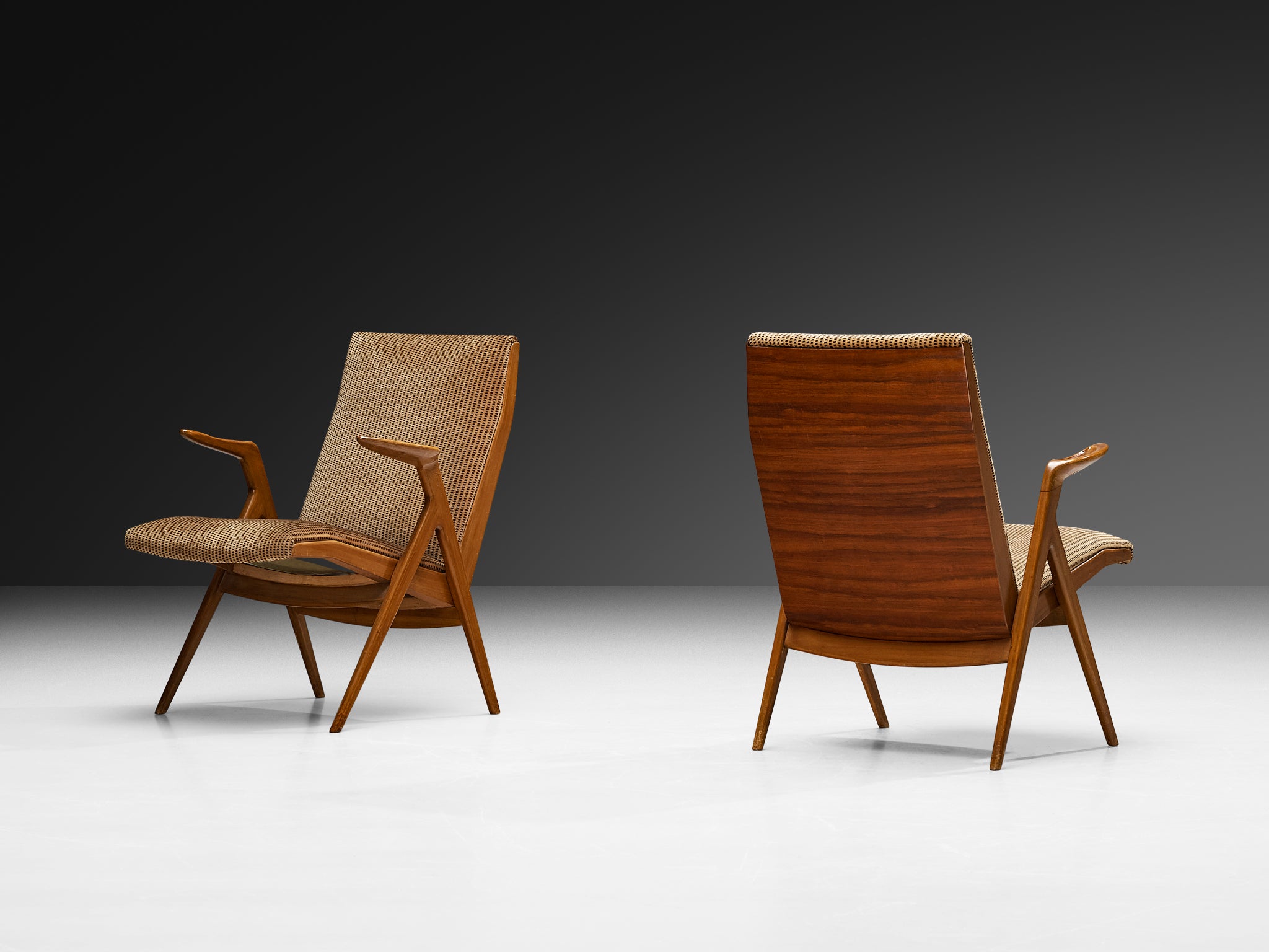 Taichiro Nakay for La Permanente Mobili Cantù Armchairs in Cherry Seating Morentz