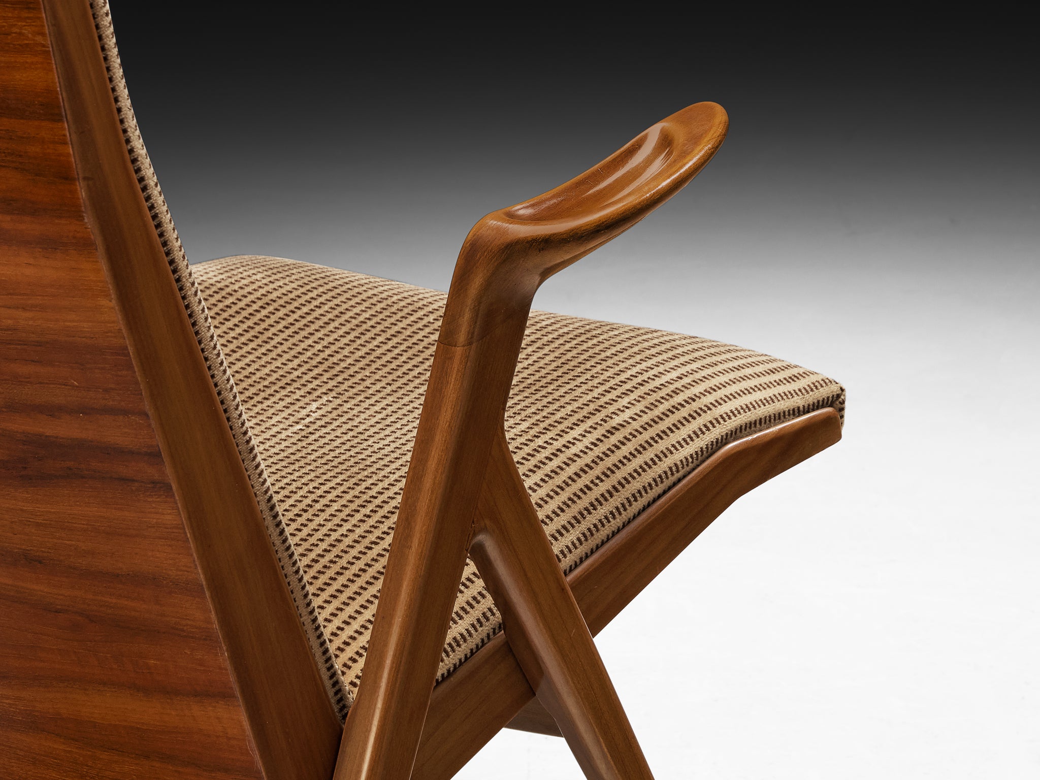 Taichiro Nakay for La Permanente Mobili Cantù Armchairs in Cherry Seating Morentz