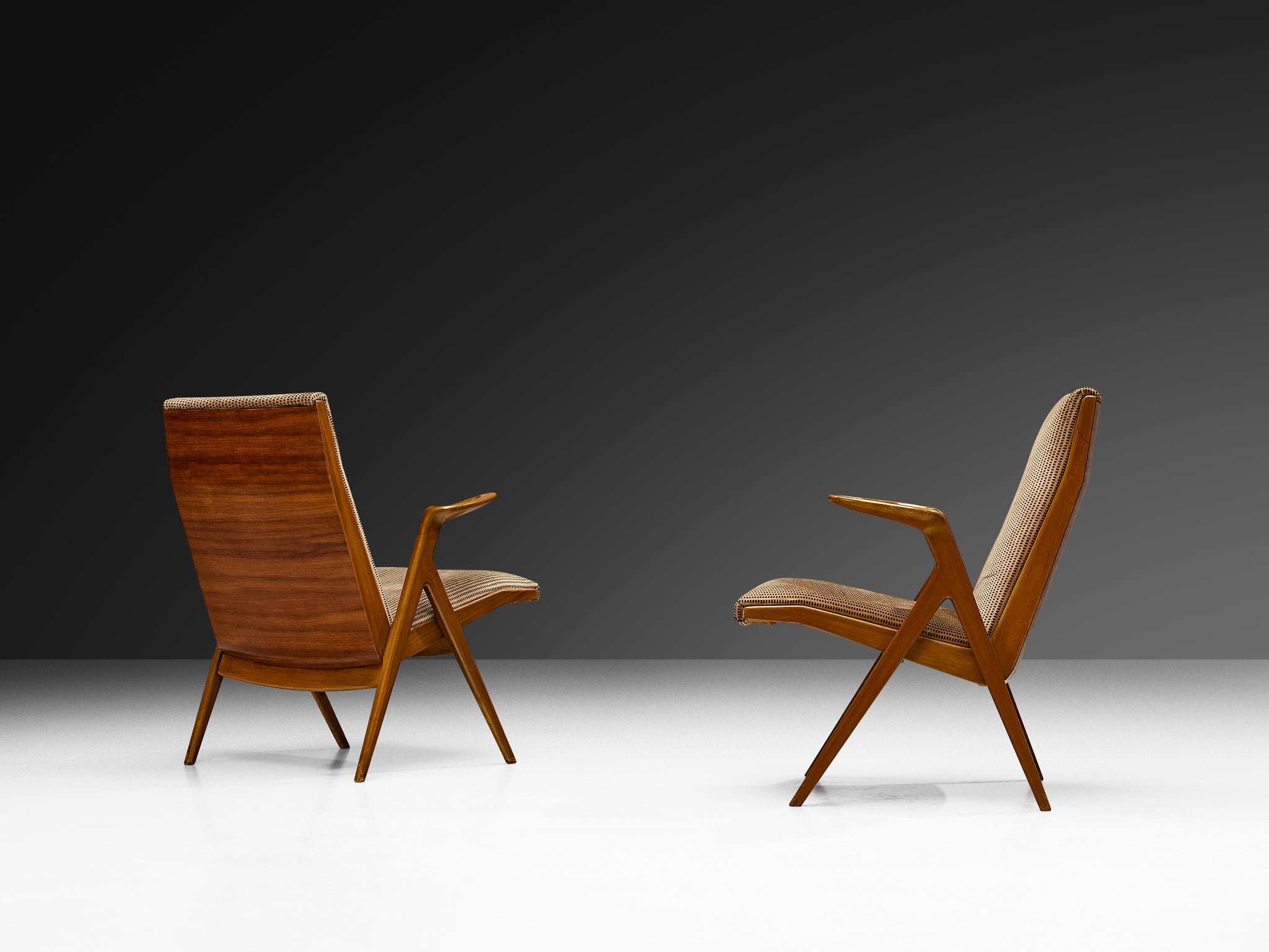 Taichiro Nakay for La Permanente Mobili Cantù Armchairs in Cherry Seating Morentz