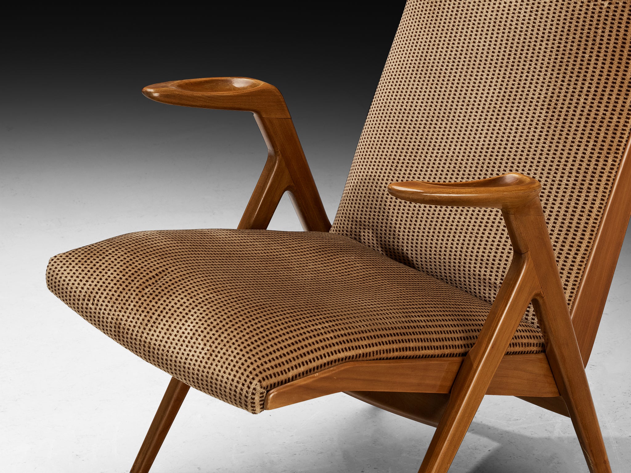 Taichiro Nakay for La Permanente Mobili Cantù Armchairs in Cherry Seating Morentz