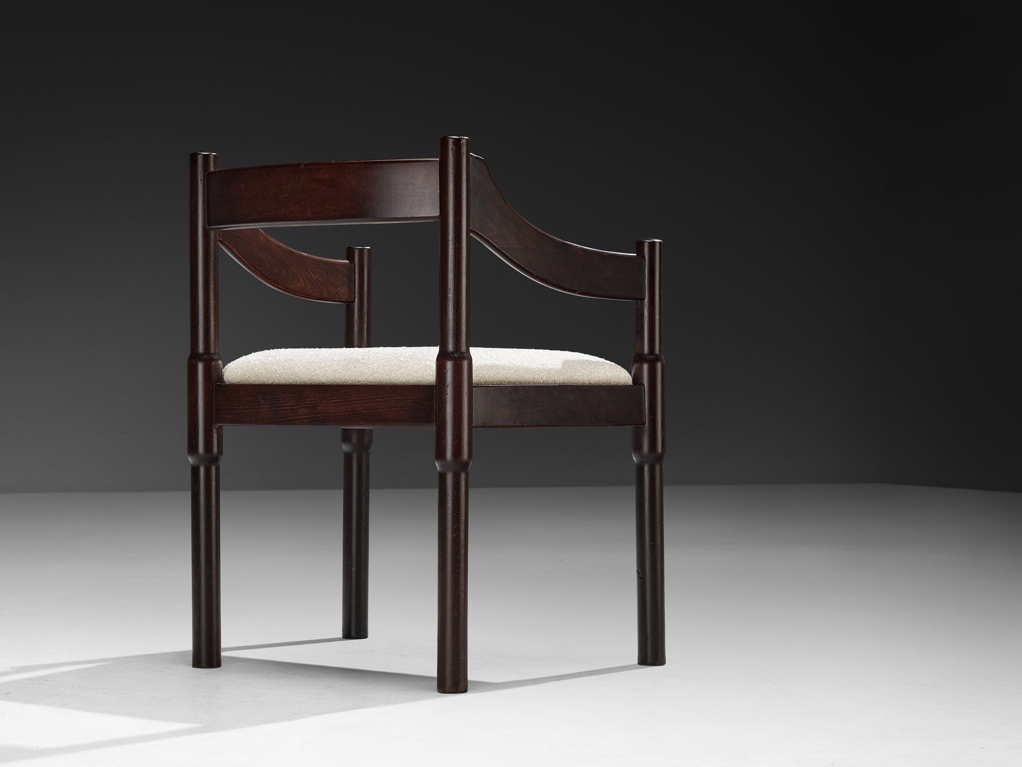 Vico Magistretti 'Carimate' Dining Chairs in White Upholstery Seating Morentz