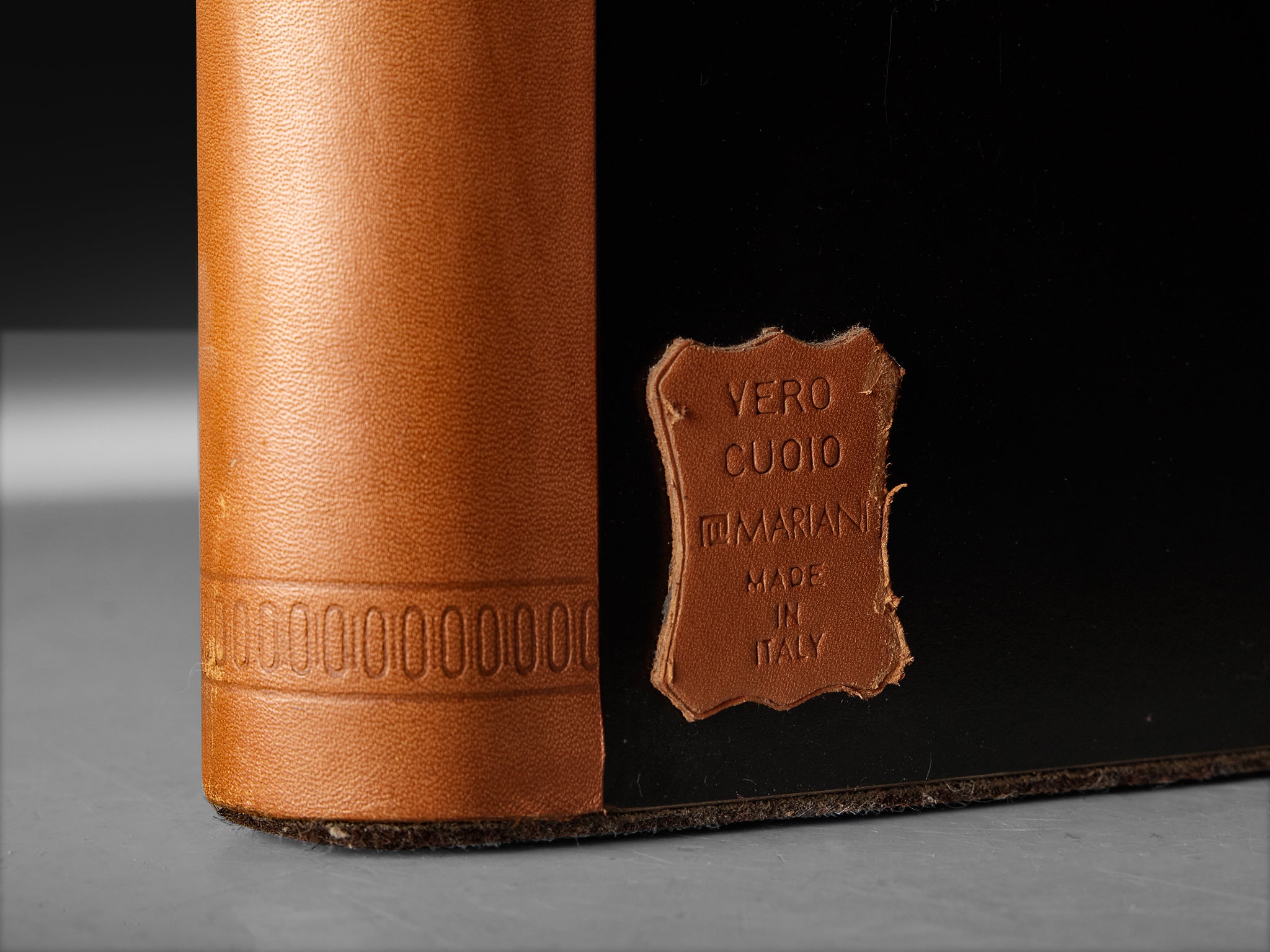 Guido Faleschini for Mariani Round Table in Cognac Leather 8ft