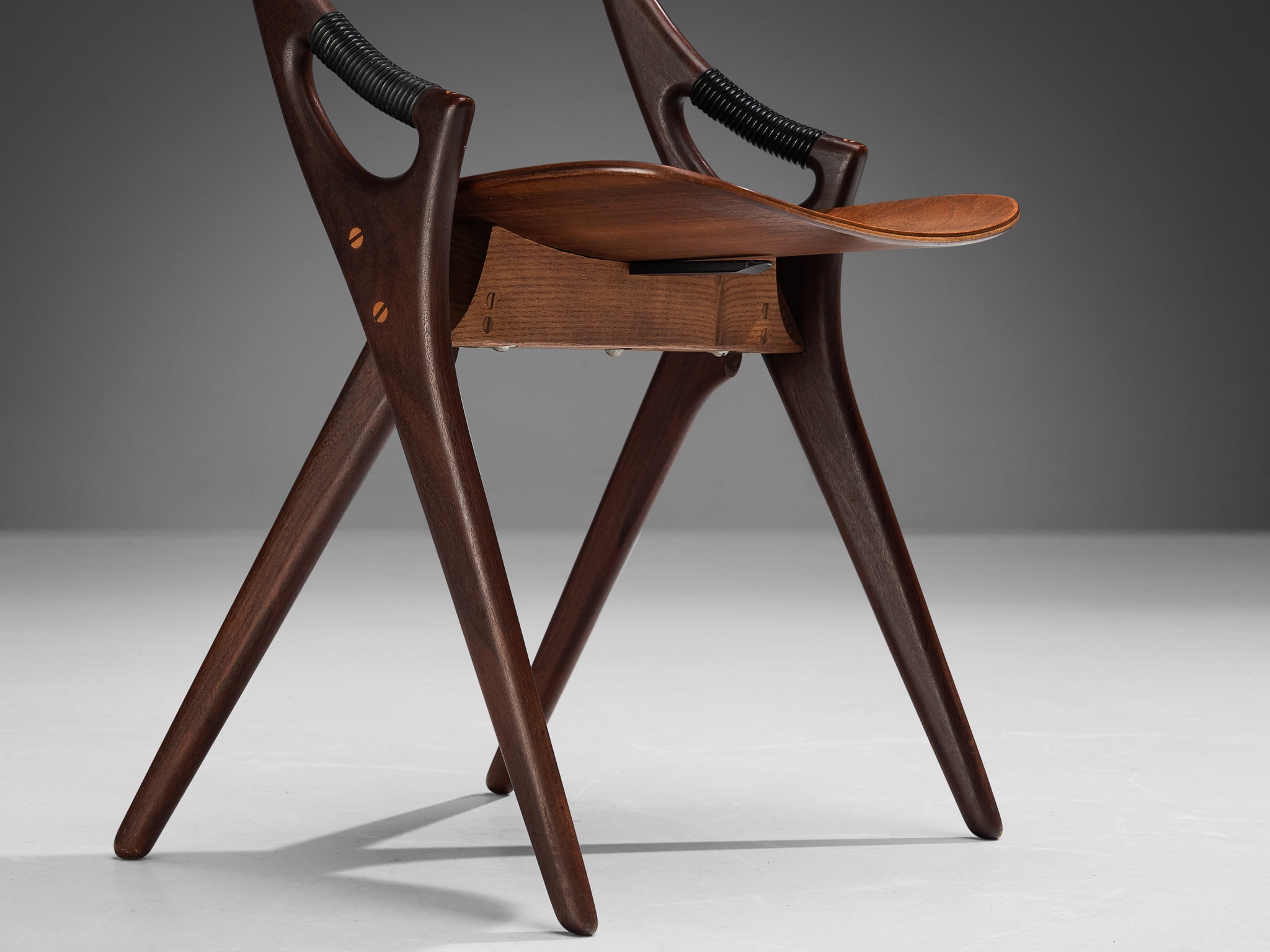 Arne Hovmand-Olsen Dining Chair in Teak seating Morentz