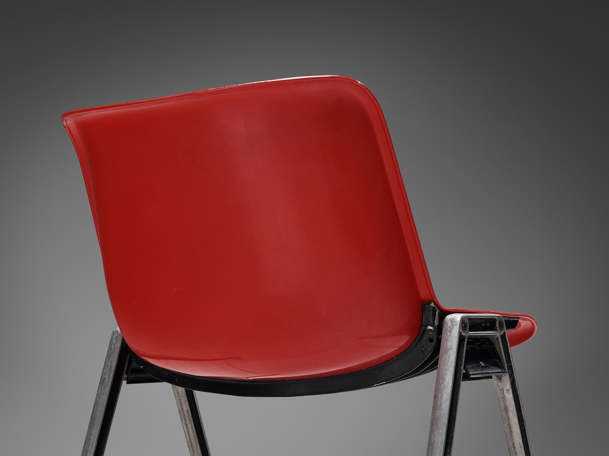 Centro Progetti Tecno Stackable ‘Modus’ Chairs in Red seating Morentz