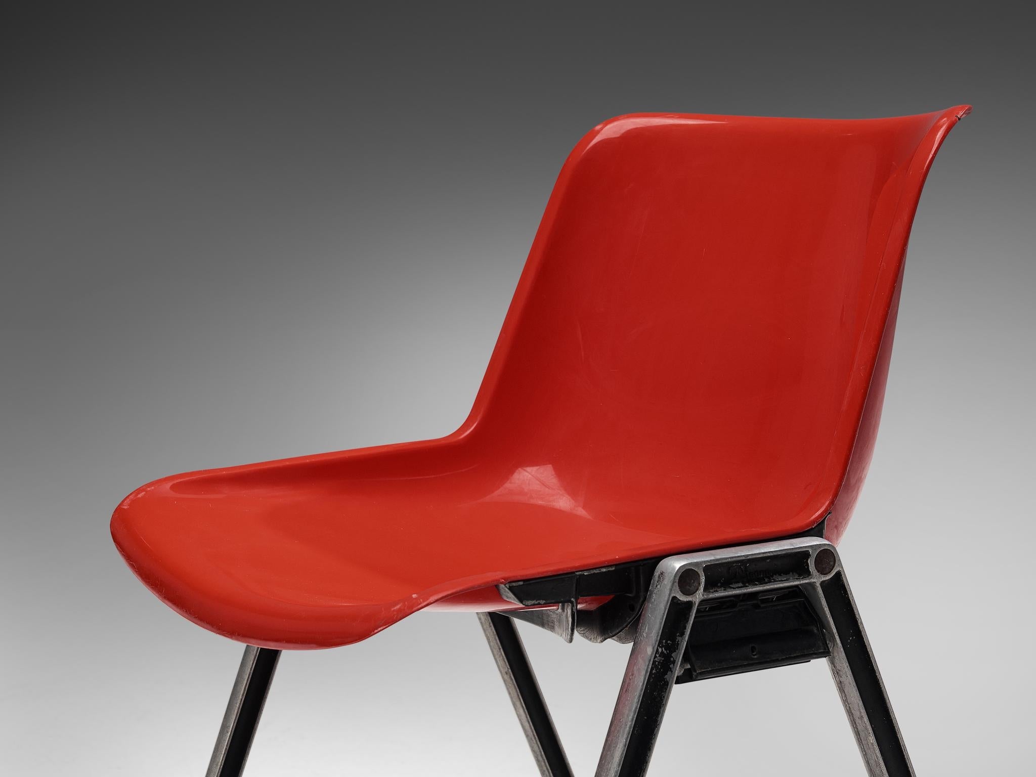 Centro Progetti Tecno Stackable ‘Modus’ Chairs in Red seating Morentz