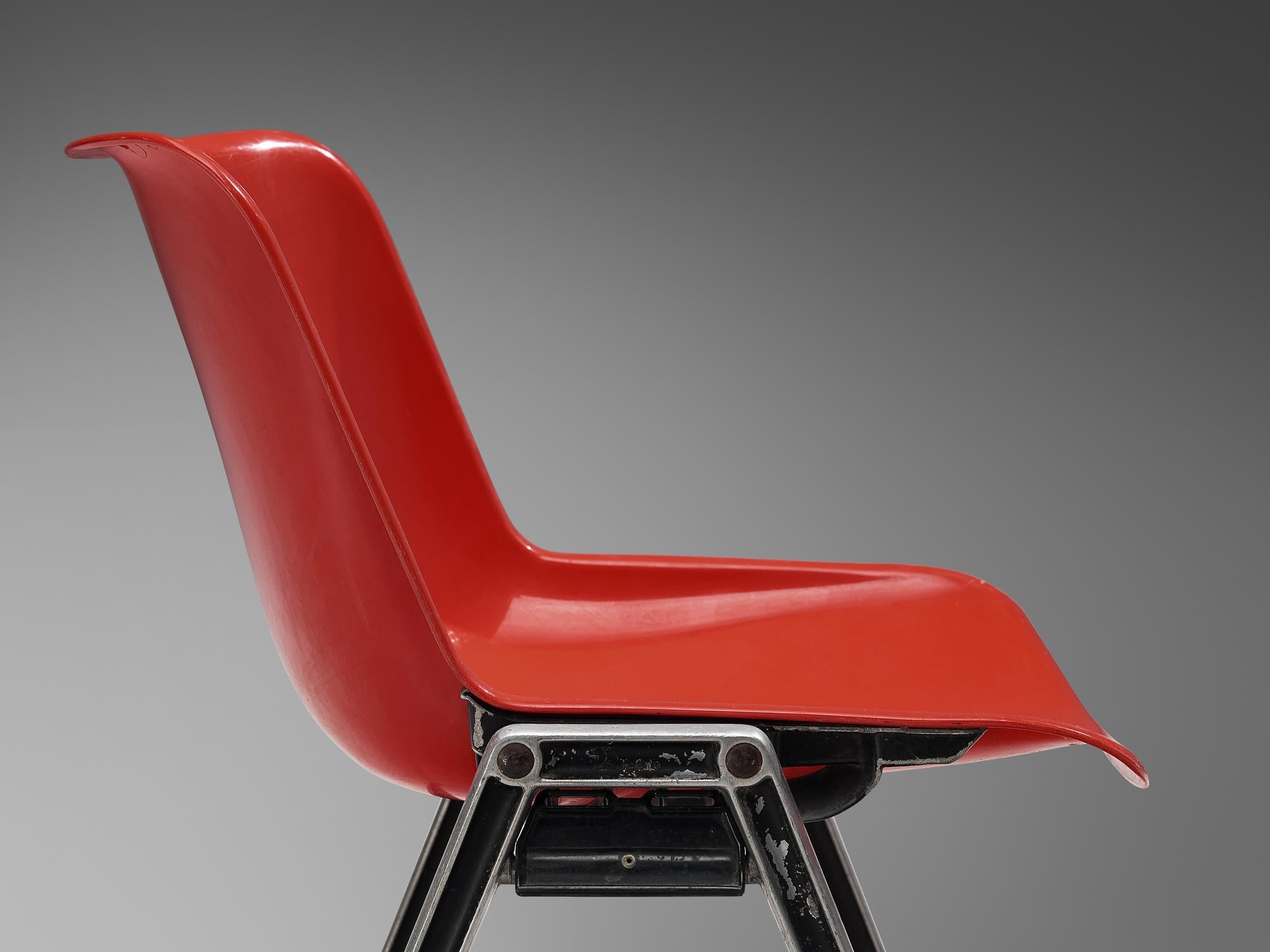 Centro Progetti Tecno Stackable ‘Modus’ Chairs in Red seating Morentz