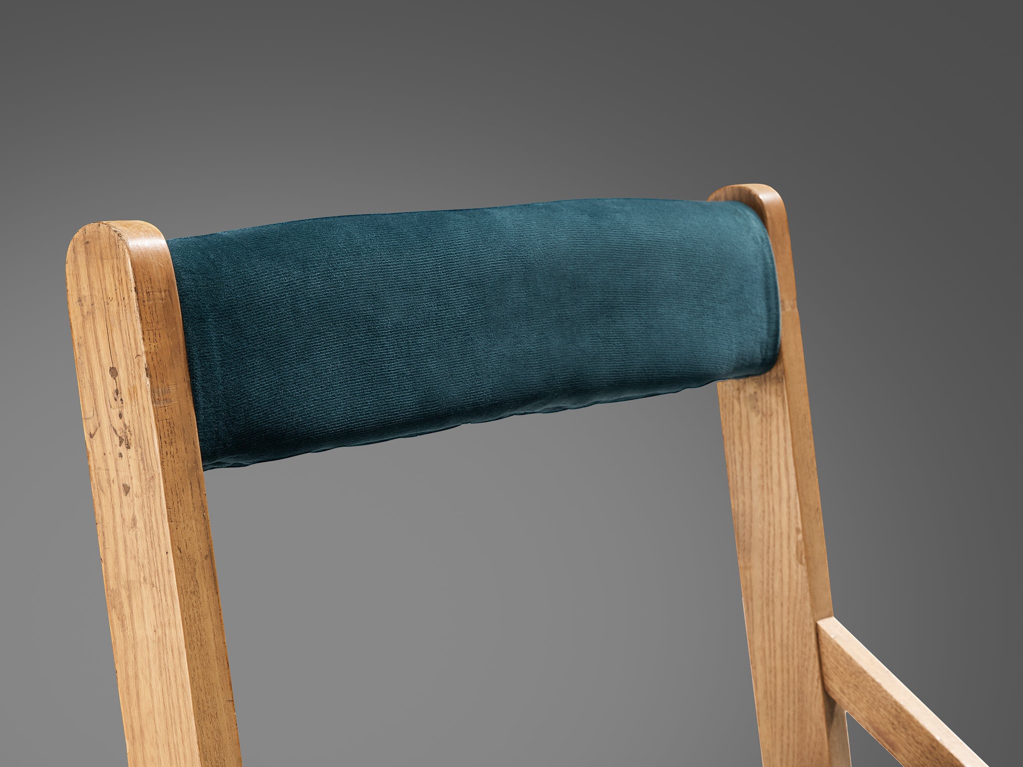 Italian Pair of Dining Chairs With Structural Frames in Oak seating Morentz