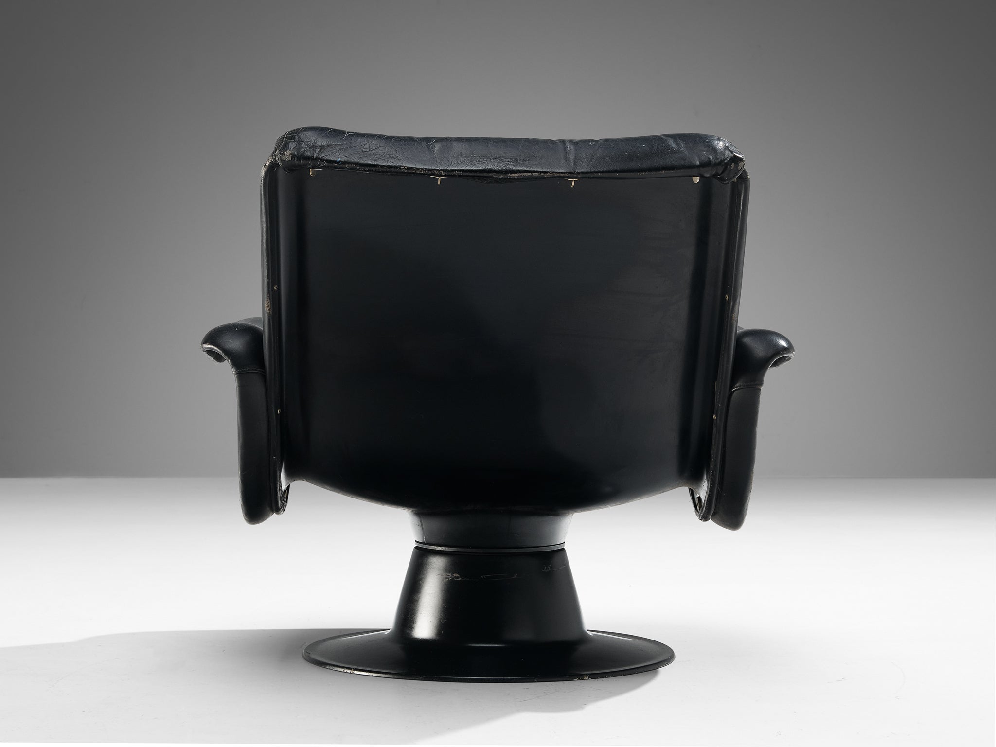 Yrjö Kukkapuro for Haimi Finland 'Saturnus' Armchair in Black Leather seating Morentz