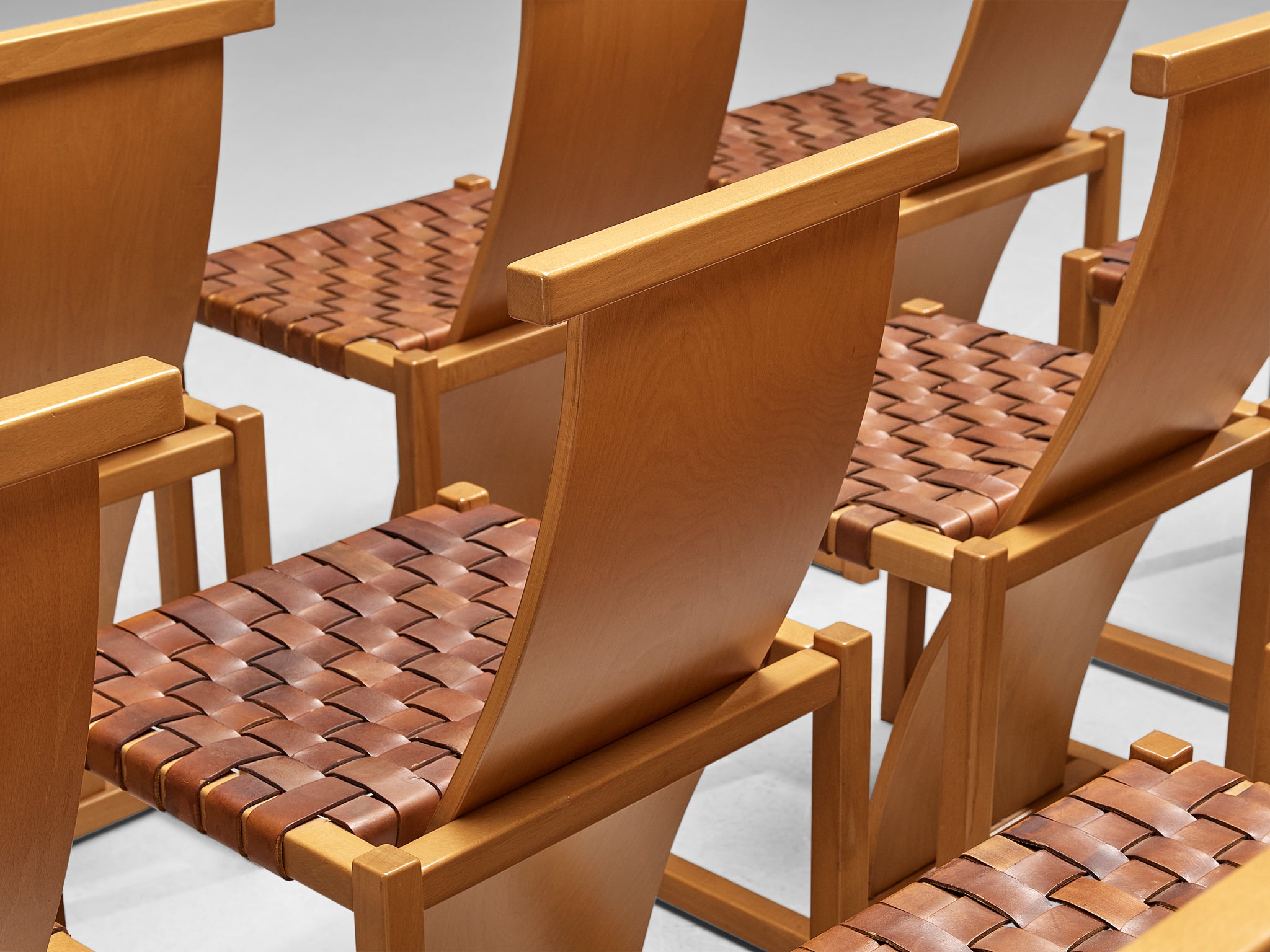 Italian Set of Eight Dining Chairs with Woven Leather Seats seating Morentz