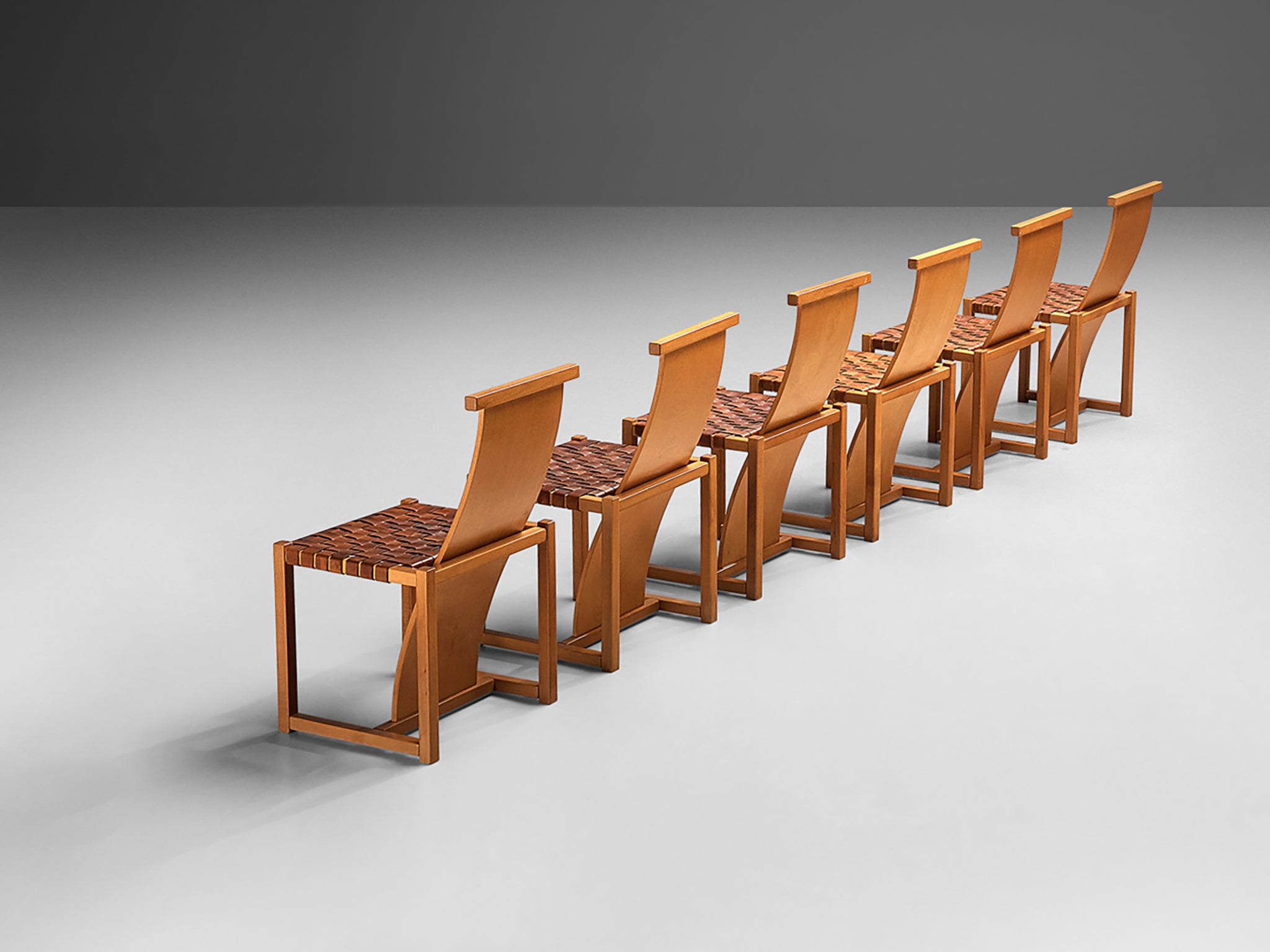 Italian Set of Eight Dining Chairs with Woven Leather Seats seating Morentz