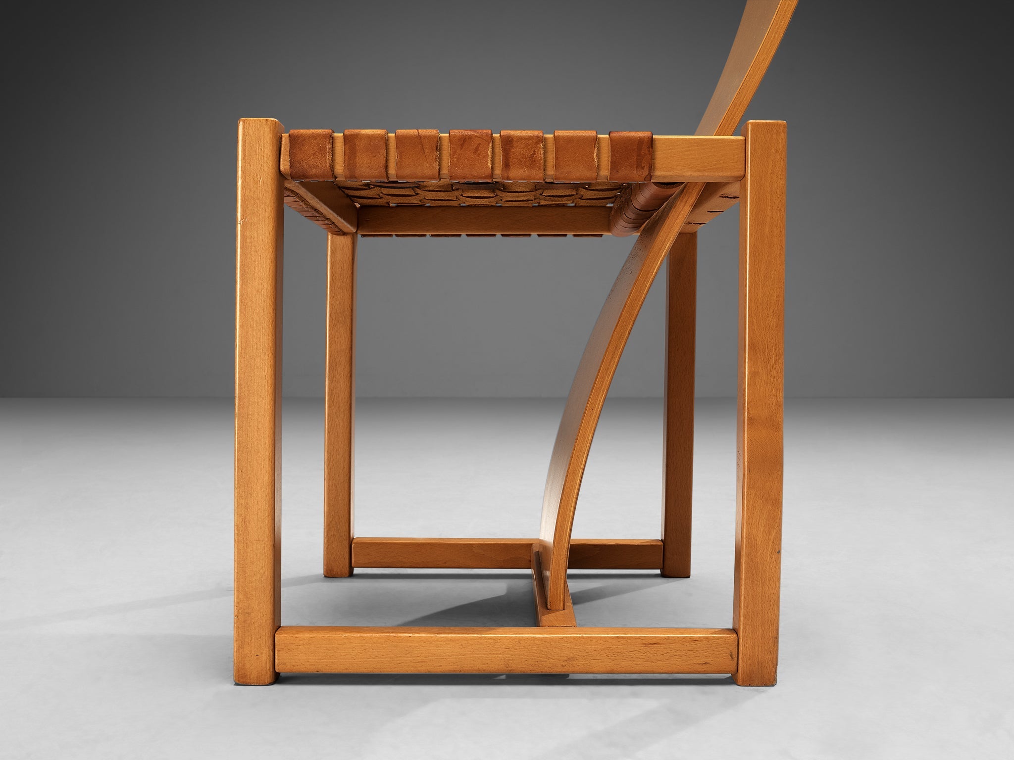 Italian Pair of Dining Chairs with Woven Leather Seats seating Morentz