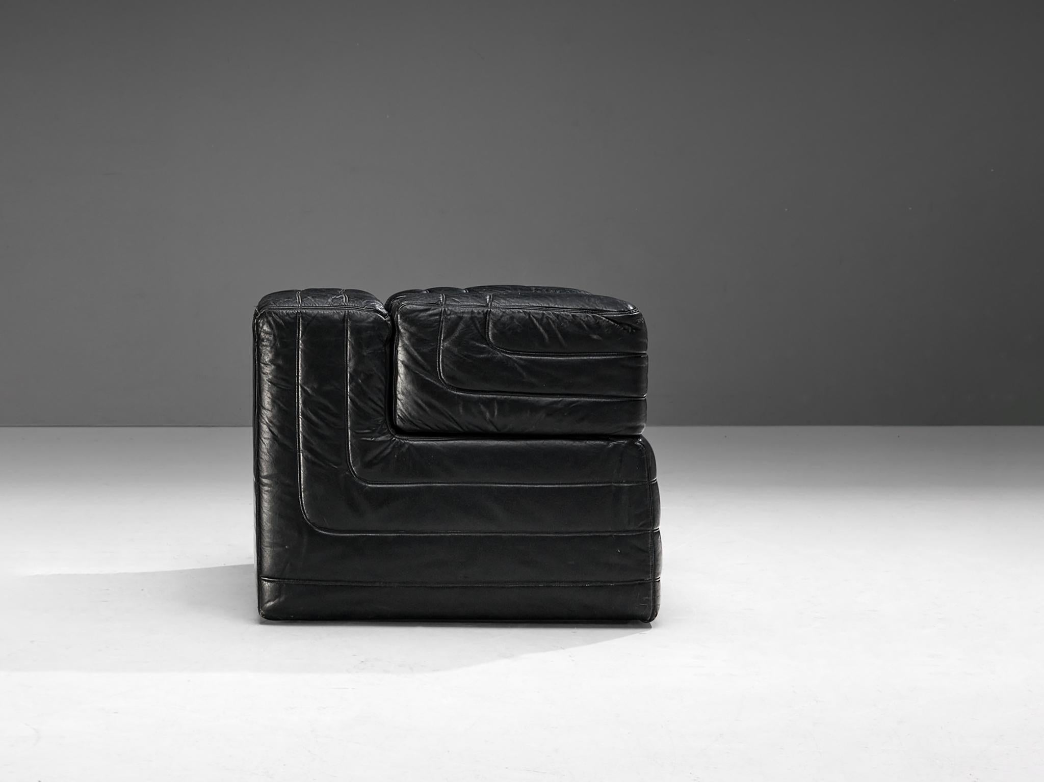 Italian Cubic Lounge Chair in Black Leather seating Morentz