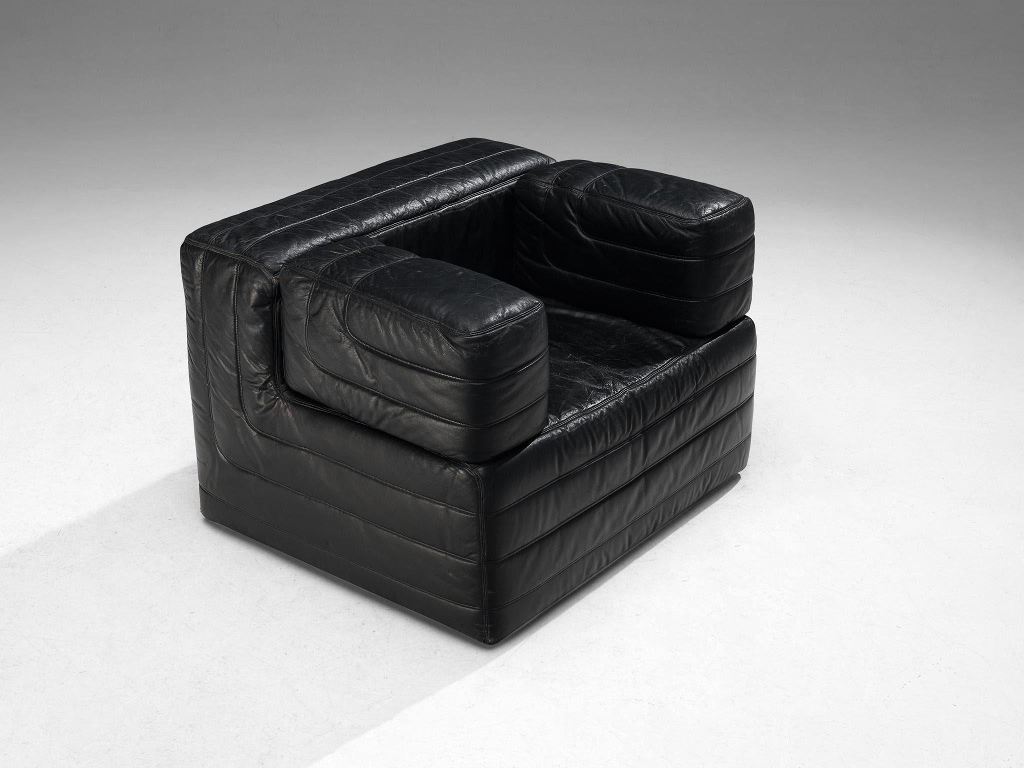 Italian Cubic Lounge Chair in Black Leather seating Morentz