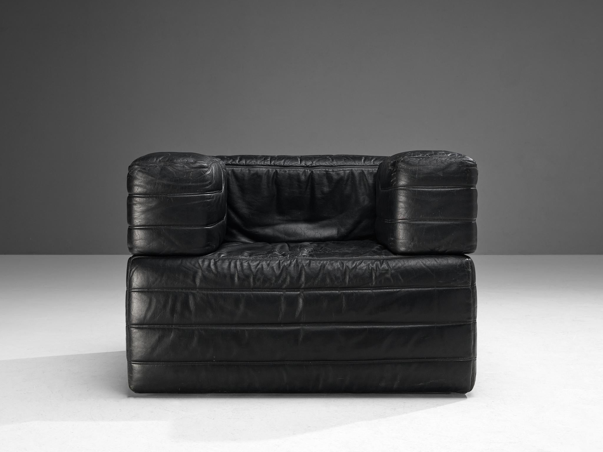 Italian Cubic Lounge Chair in Black Leather seating Morentz