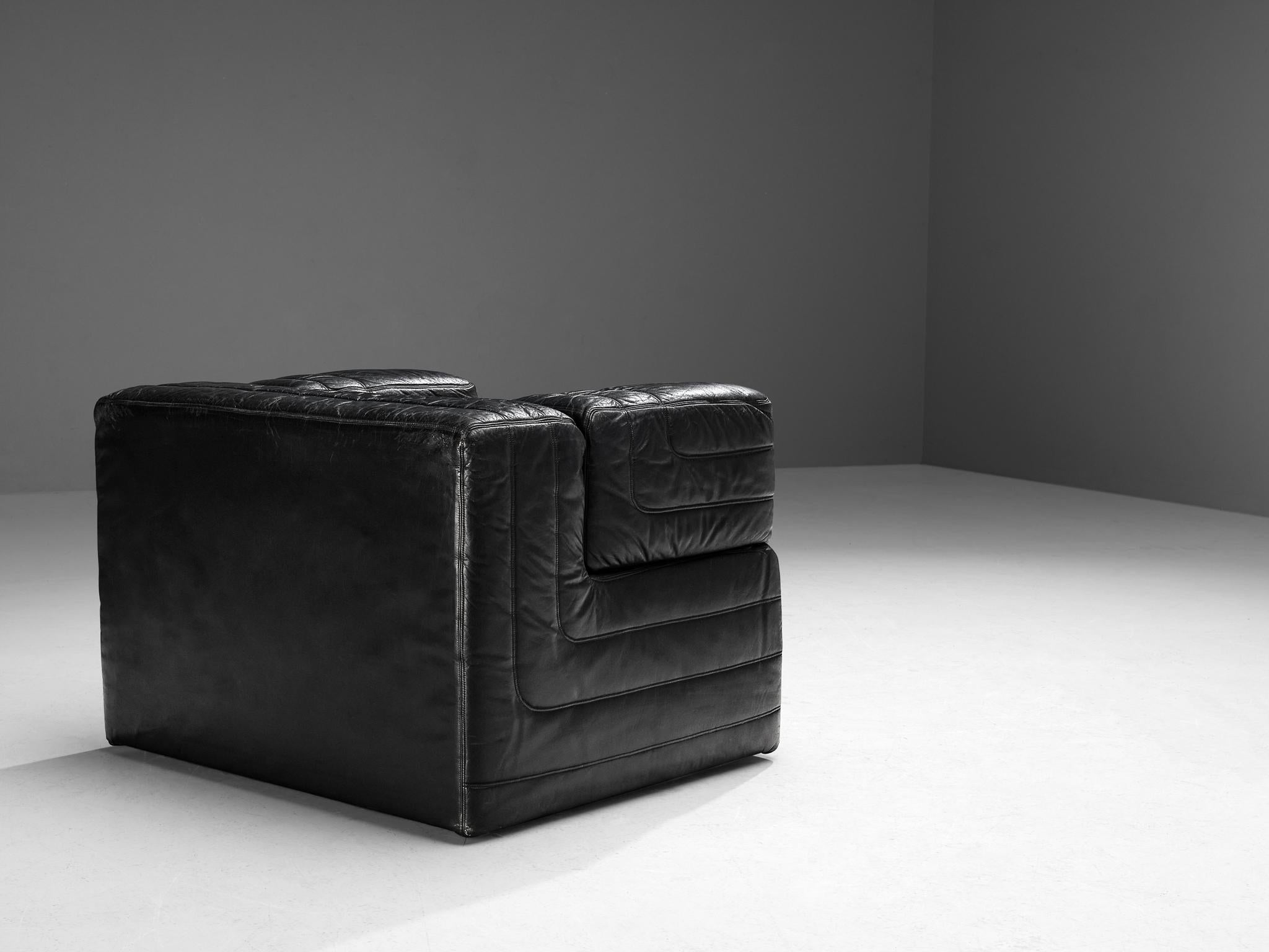 Italian Cubic Lounge Chair in Black Leather seating Morentz