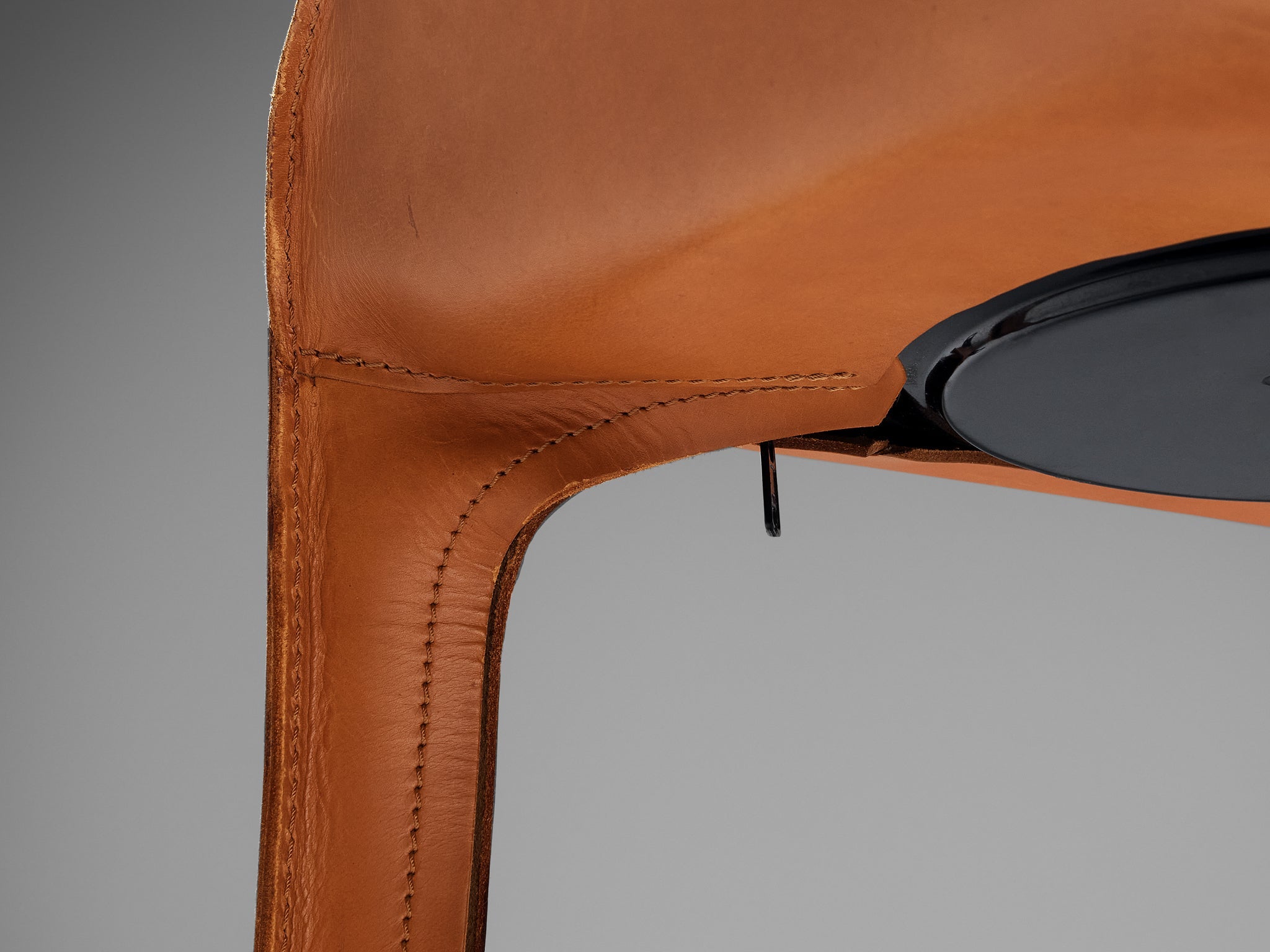 Mario Bellini Set of Six 'Lira E Liuto' Dining Chairs in Leather seating Morentz