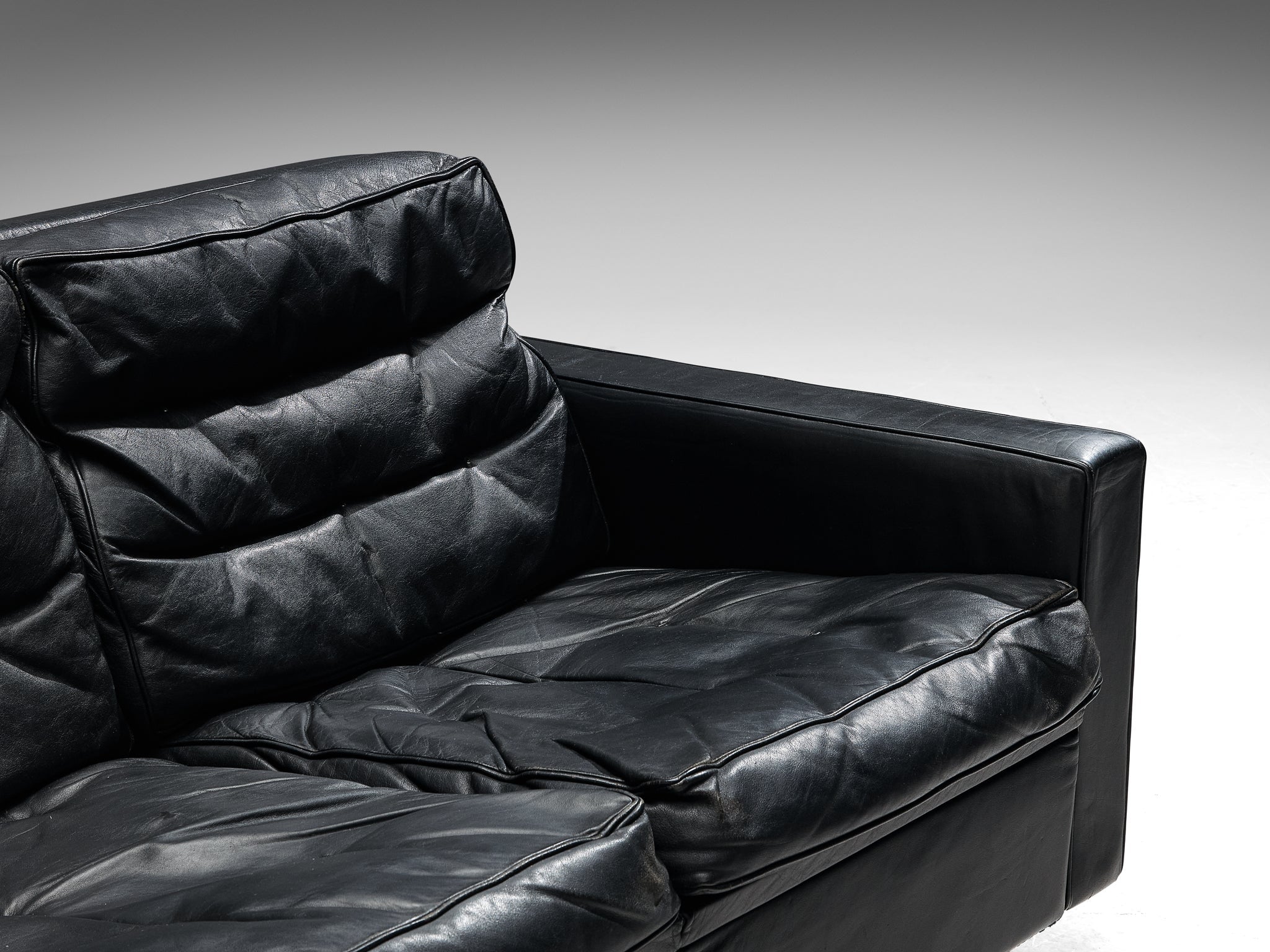 Two Seat Sofa in Black Leather seating Morentz