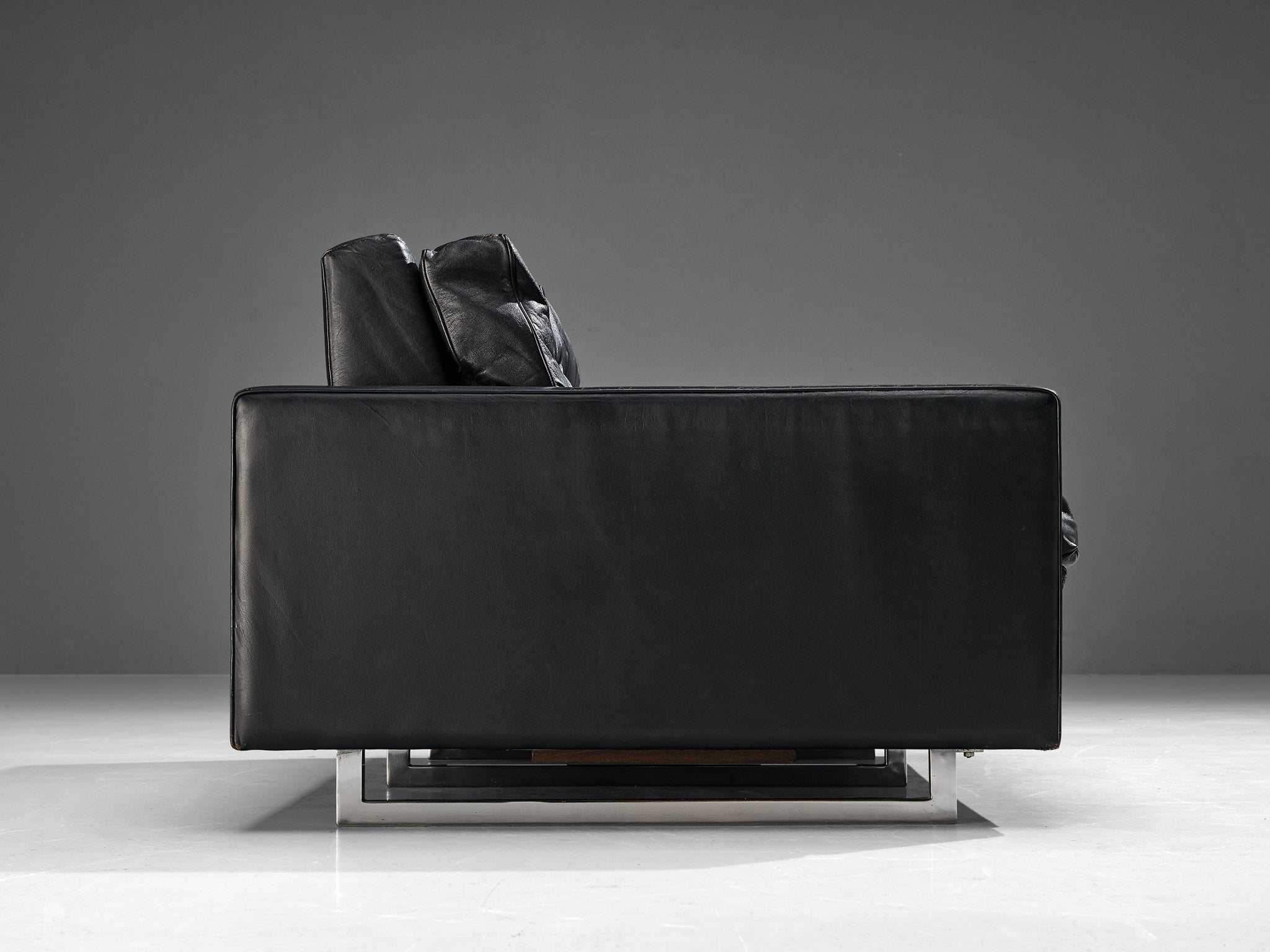 Two Seat Sofa in Black Leather seating Morentz