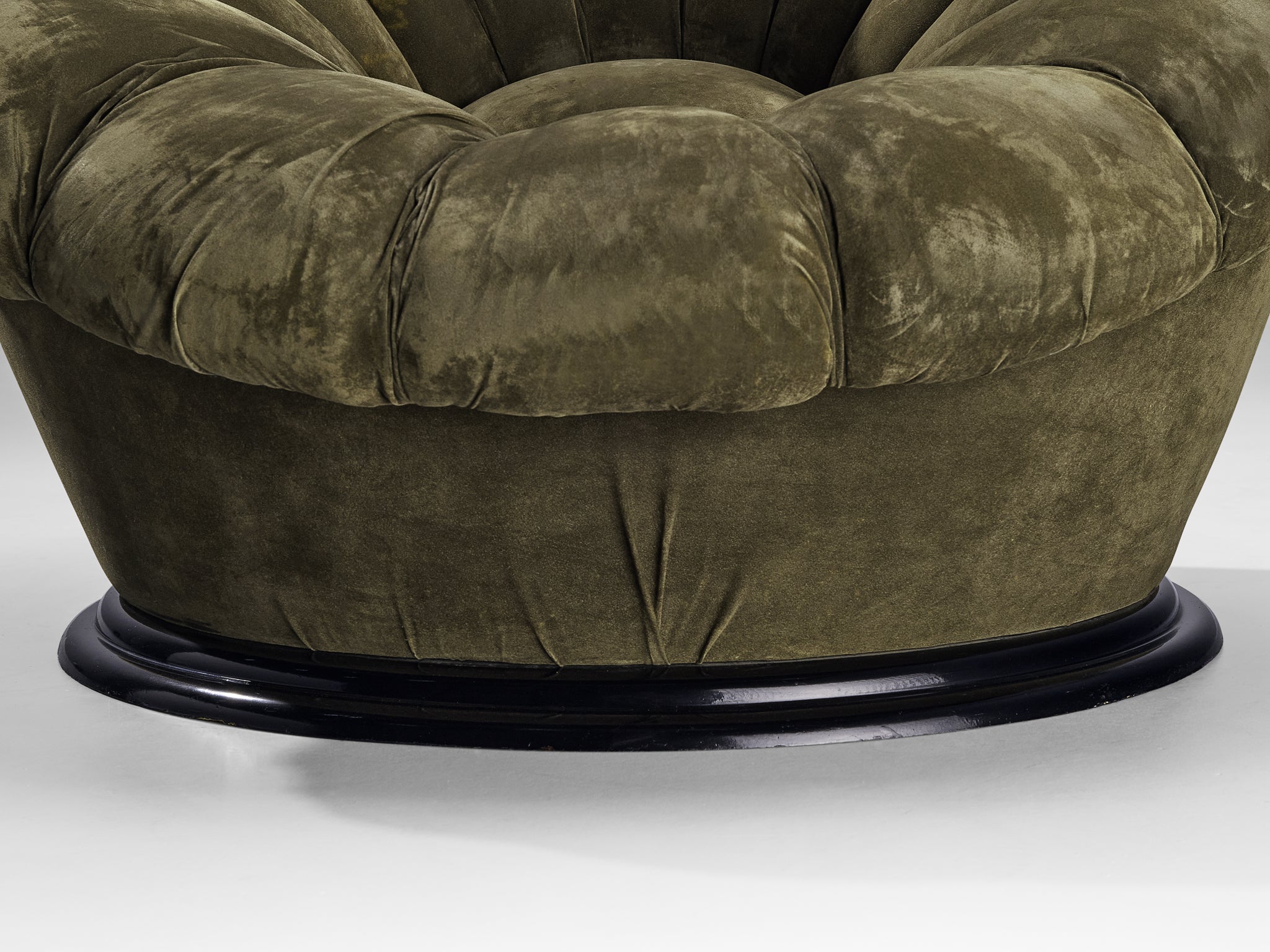 Italian Organic Pair of Lounge Chairs in Khaki Green Velvet Seating Morentz