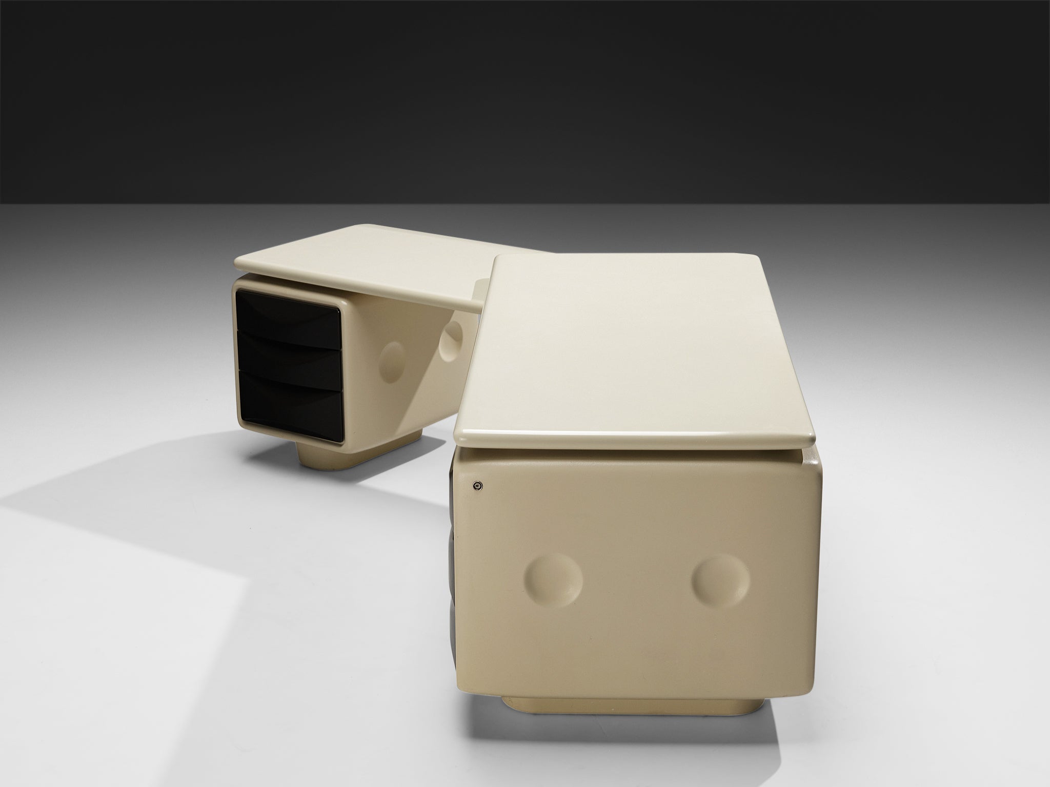 Ernest 'Igl' Hofmann 'Jet' Corner Desk in Polyurethane Tables Morentz