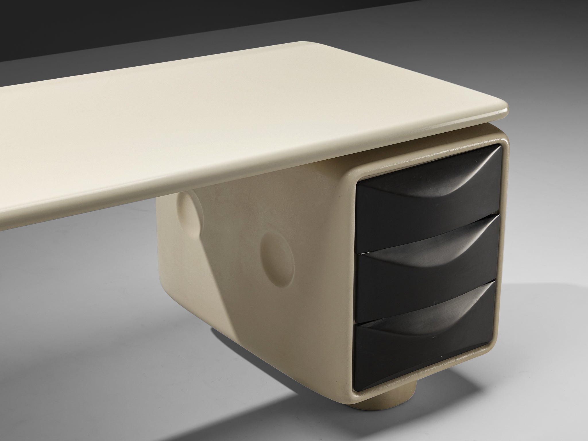 Ernest 'Igl' Hofmann 'Jet' Corner Desk in Polyurethane Tables Morentz