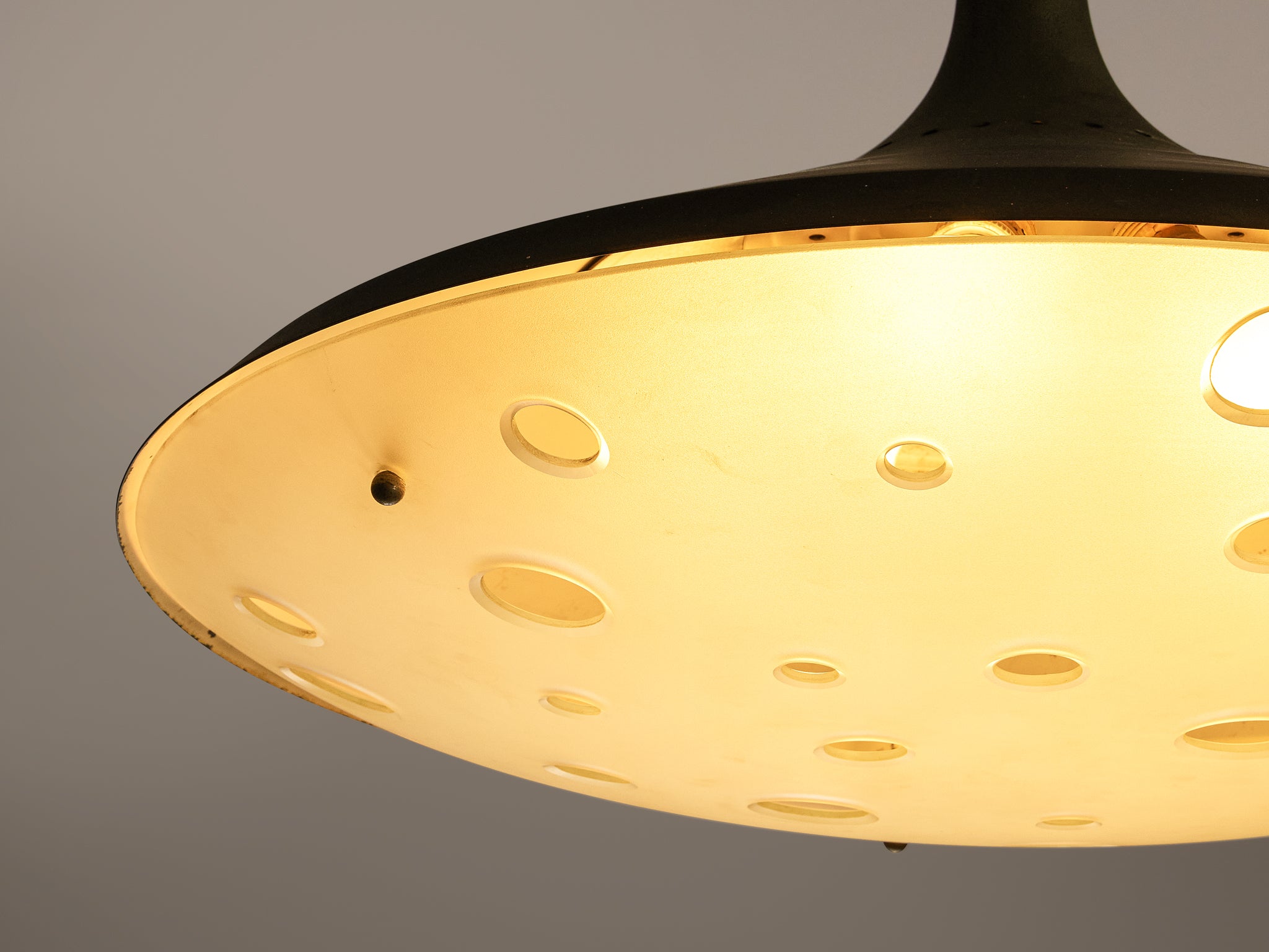 Max Ingrand for Fontana Arte Chandelier in Satin Crystal and Brass Lighting Morentz