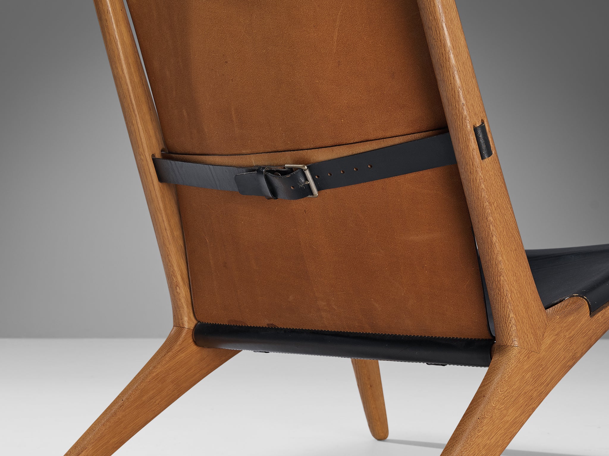 Uno & Östen Kristiansson for Luxus Pair of Hunting Chairs in Leather seating Morentz