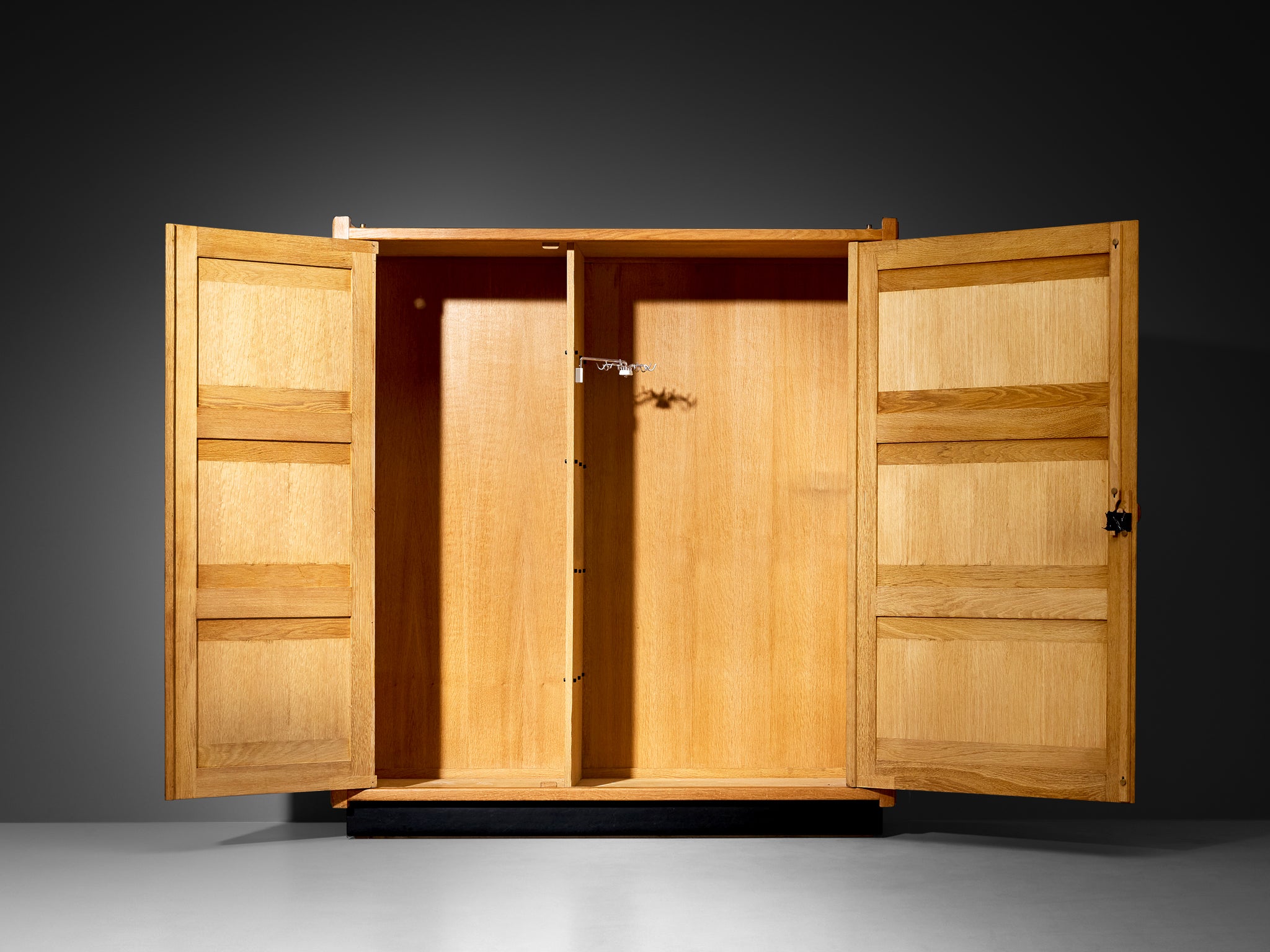 Guillerme & Chambron Large Cabinet or Wardrobe in Solid Oak Case pieces and storage cabinets Morentz