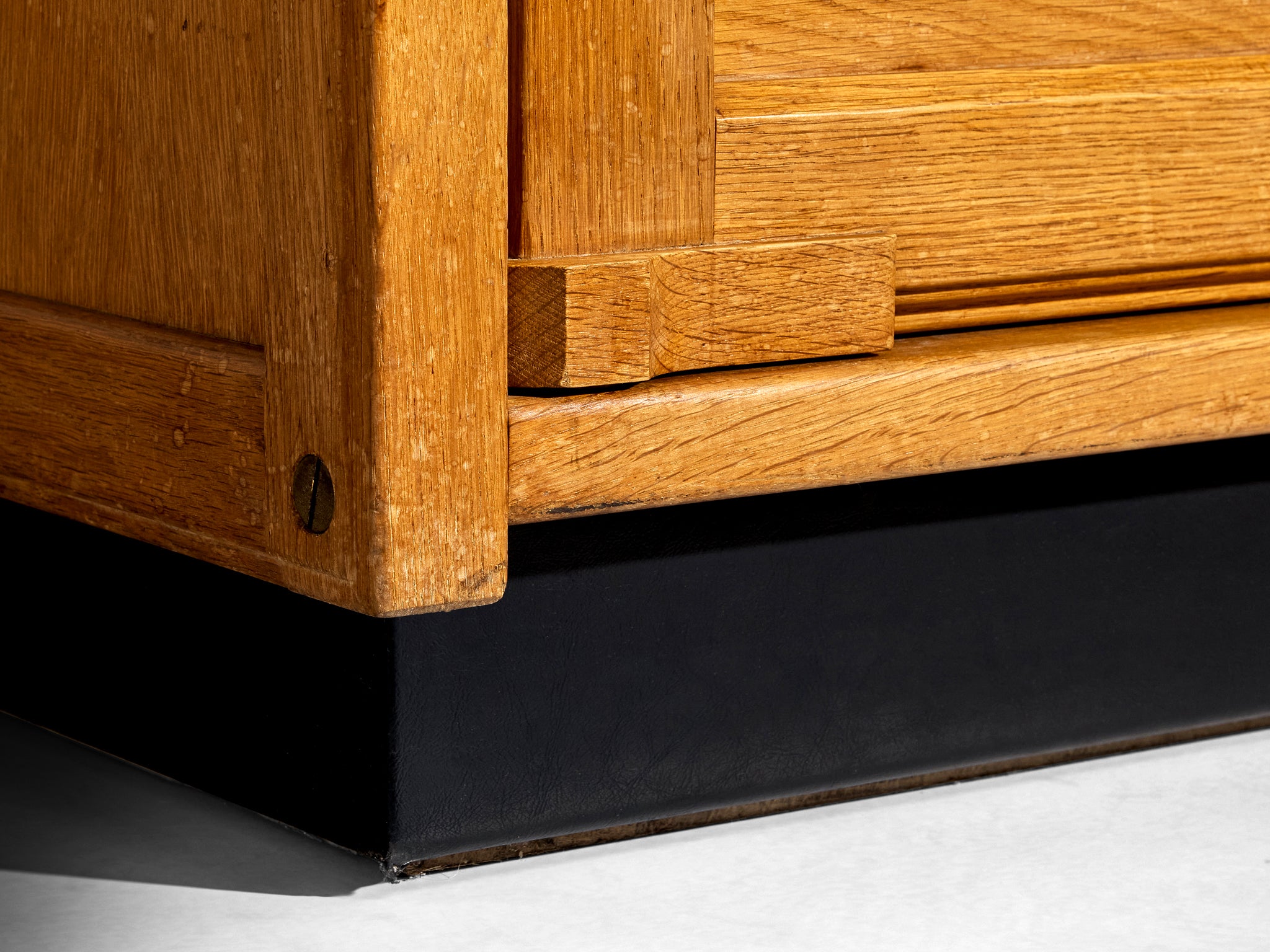 Guillerme & Chambron Large Cabinet or Wardrobe in Solid Oak Case pieces and storage cabinets Morentz