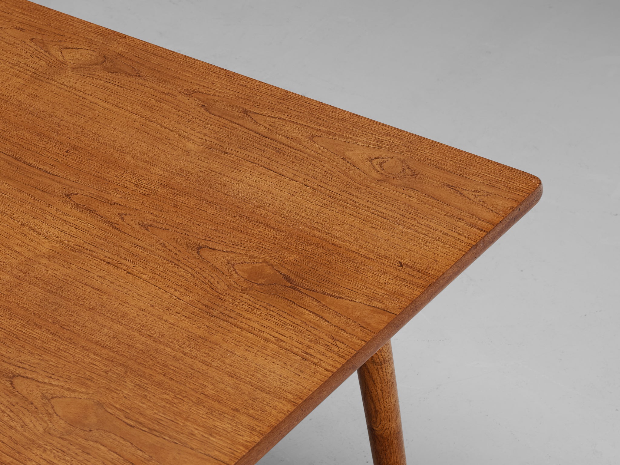 Mid-Century Modern Dining Table in Teak and Oak Tables Morentz