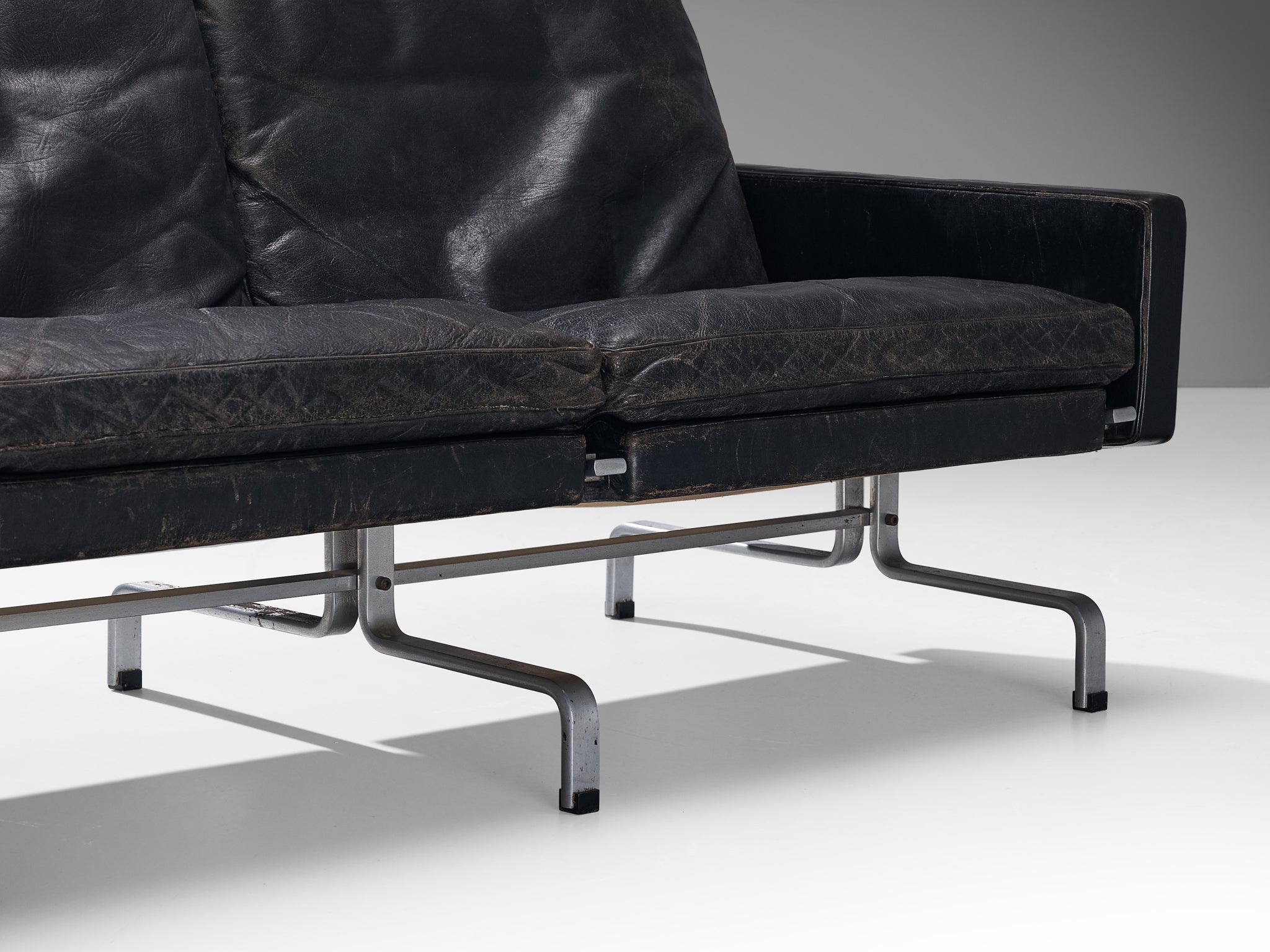 Poul Kjaerholm 'PK31' Sofa in Black Leather seating Morentz