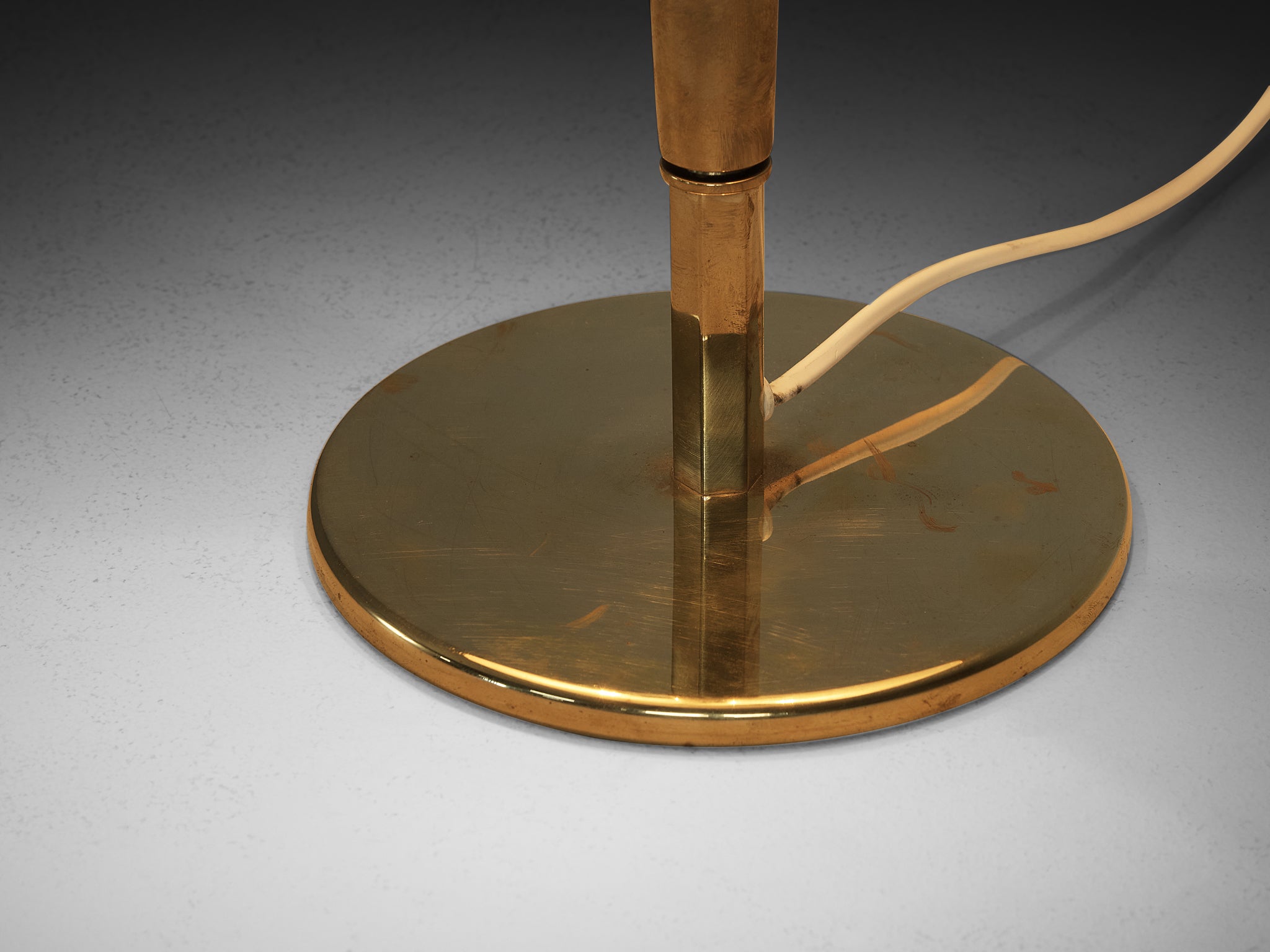 Paavo Tynell for Taito Oy ‘5061’ Table Lamp in Brass Lighting Morentz