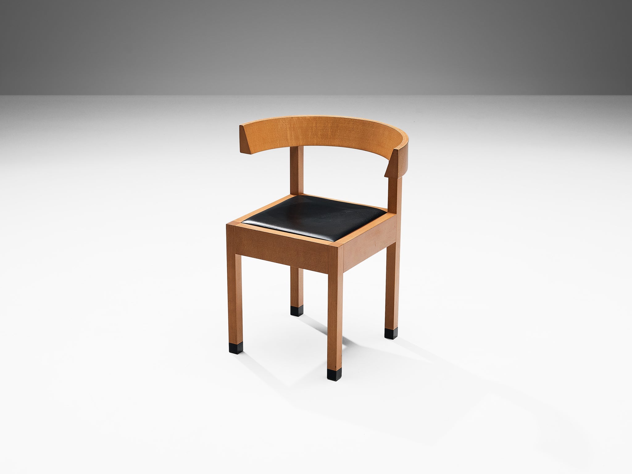 Oswald Mathias Ungers for Draenert Pair of 'Leonardo' Dining Chairs Leather seating Morentz