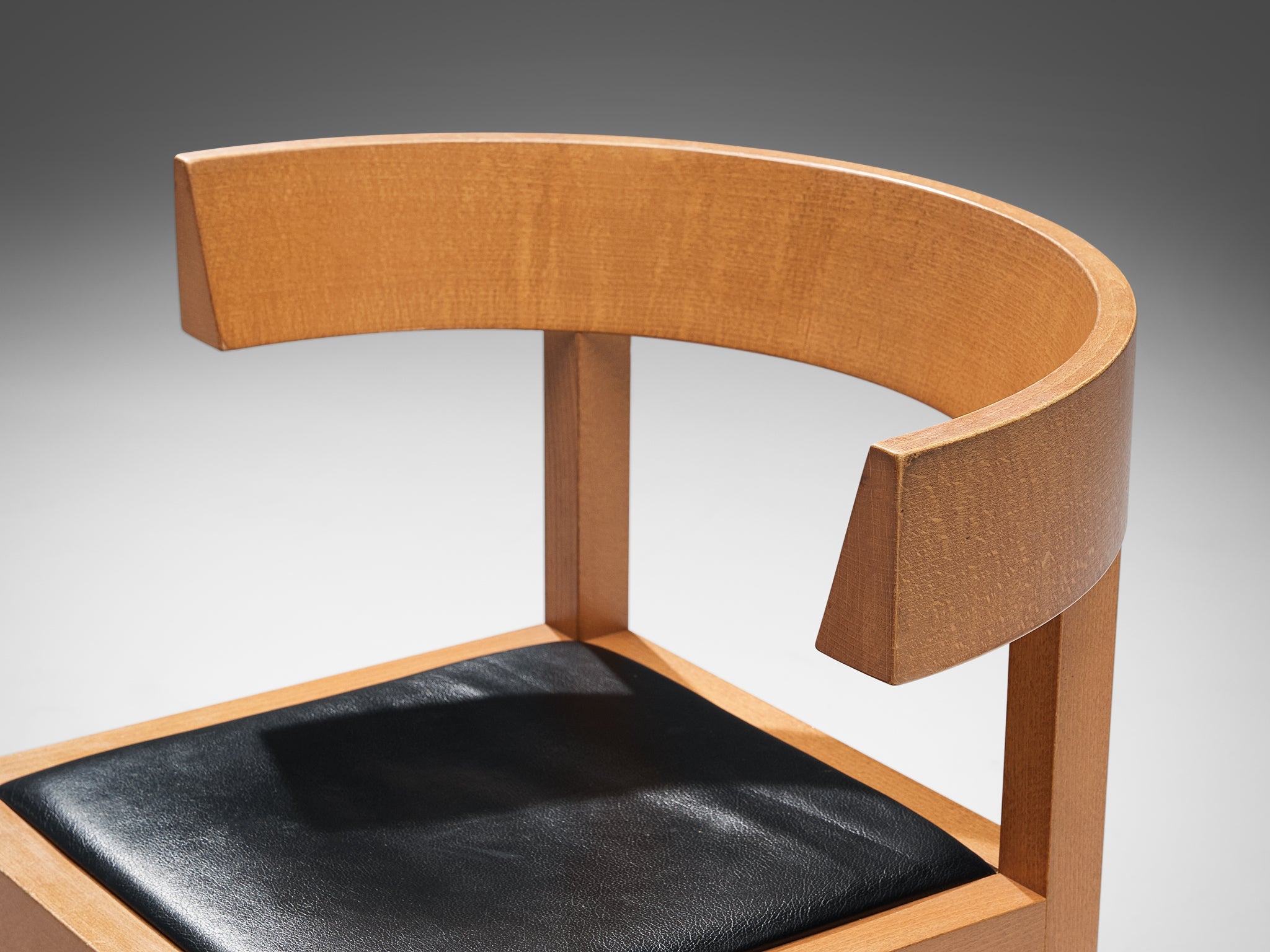 Oswald Mathias Ungers for Draenert Pair of 'Leonardo' Dining Chairs Leather seating Morentz