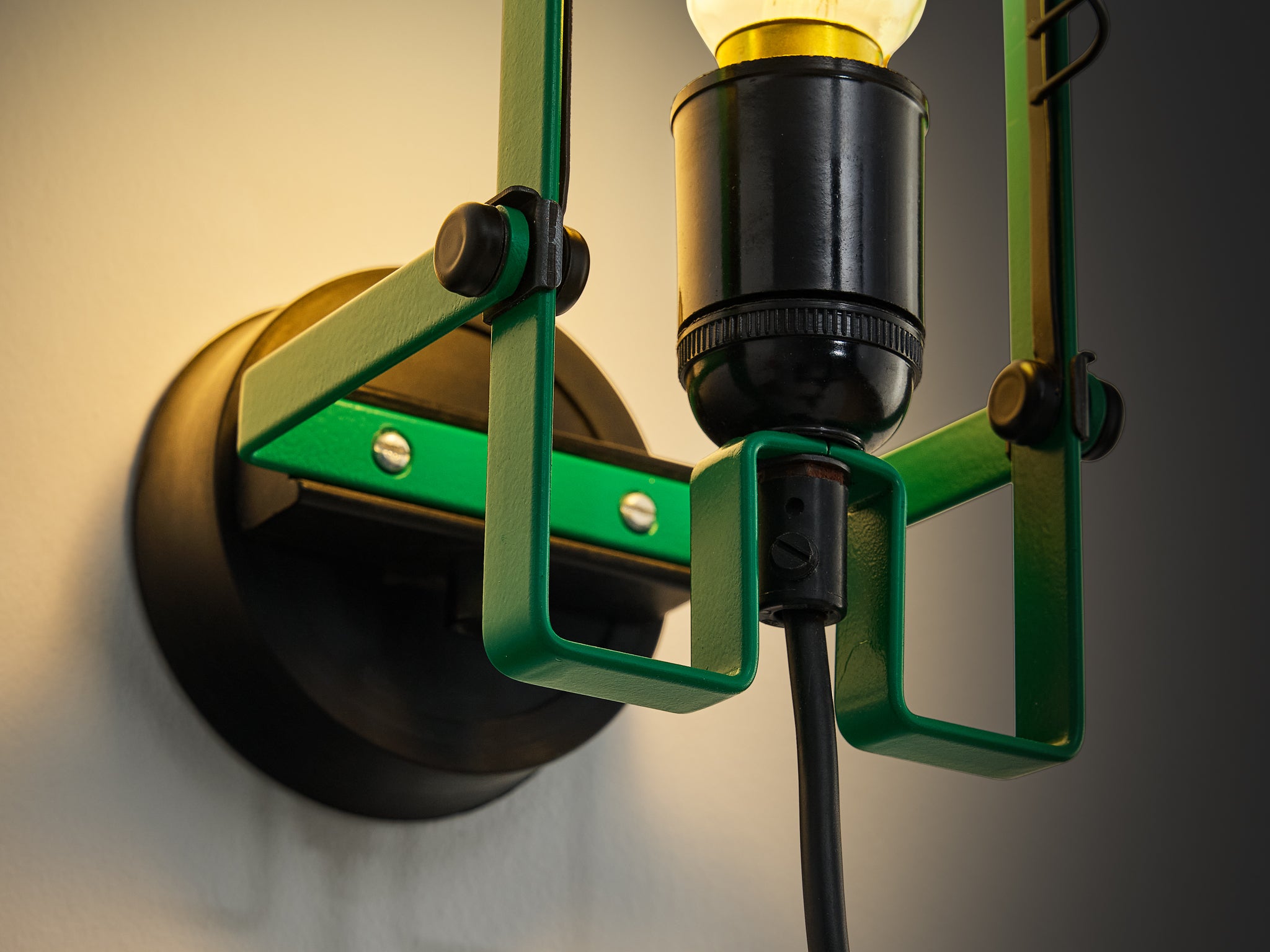 Ernesto Gismondi for Artemide 'Sintesi Faretto' Wall Light in Green Lighting Morentz