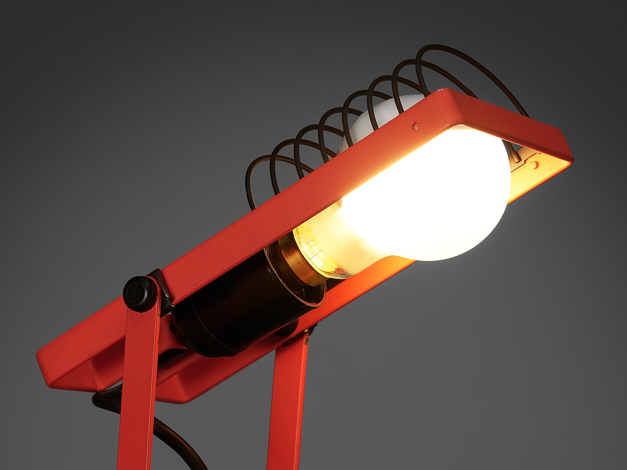 Ernesto Gismondi for Artemide First Edition 'Sintesi' Red Clamp Light lighting Morentz
