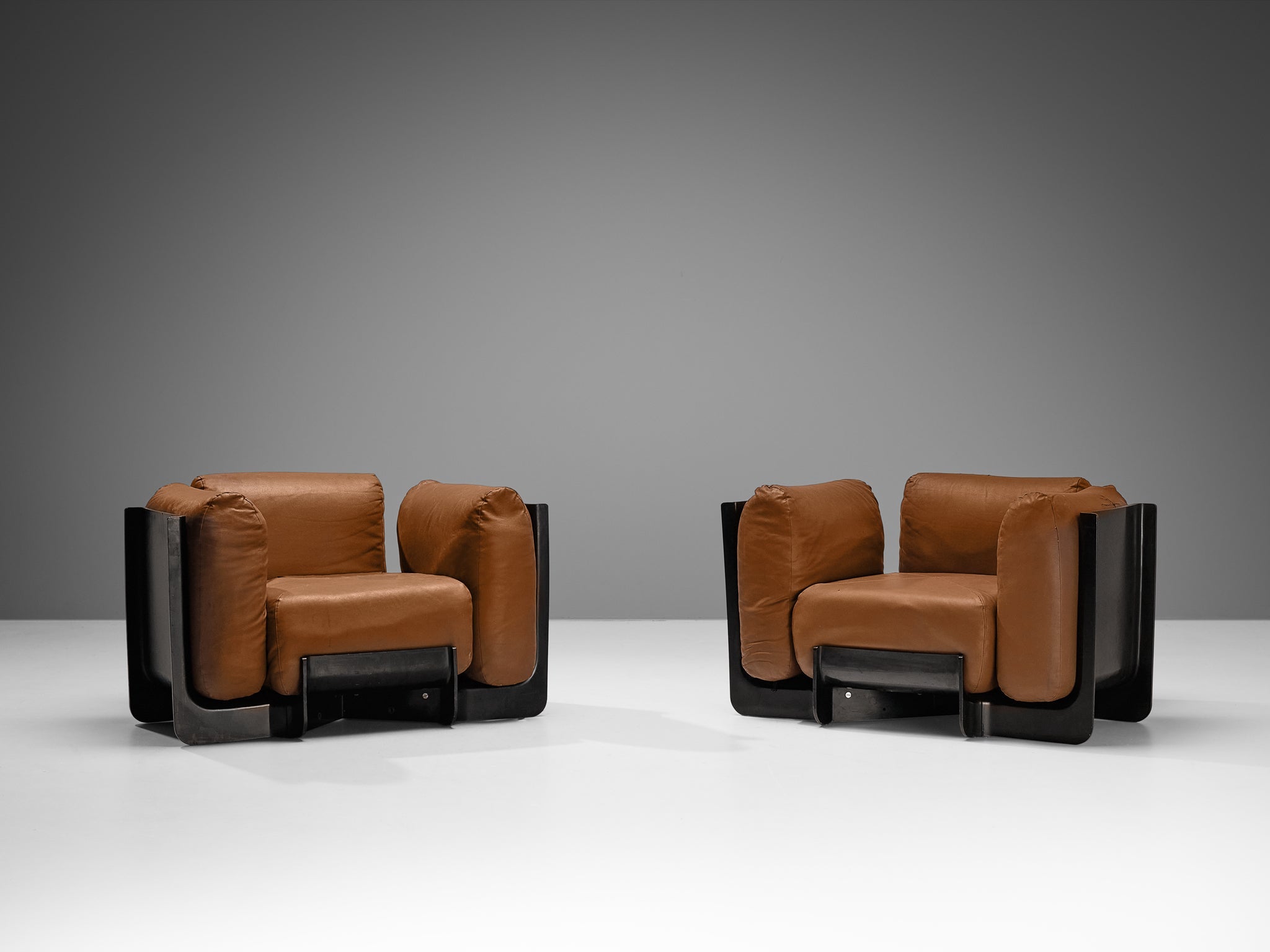 Guarnacci, Padovano & Claudio Vagnoni 'Duna' Lounge Chairs with Ottoman seating Morentz