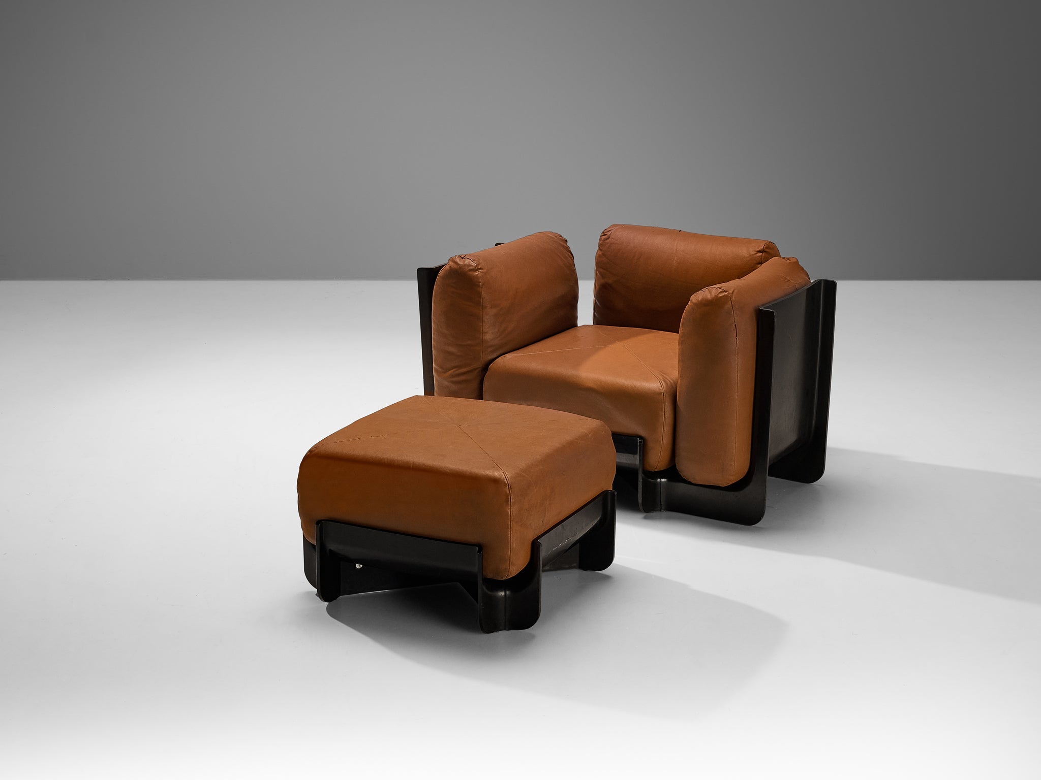 Guarnacci, Padovano & Claudio Vagnoni 'Duna' Lounge Chairs with Ottoman seating Morentz