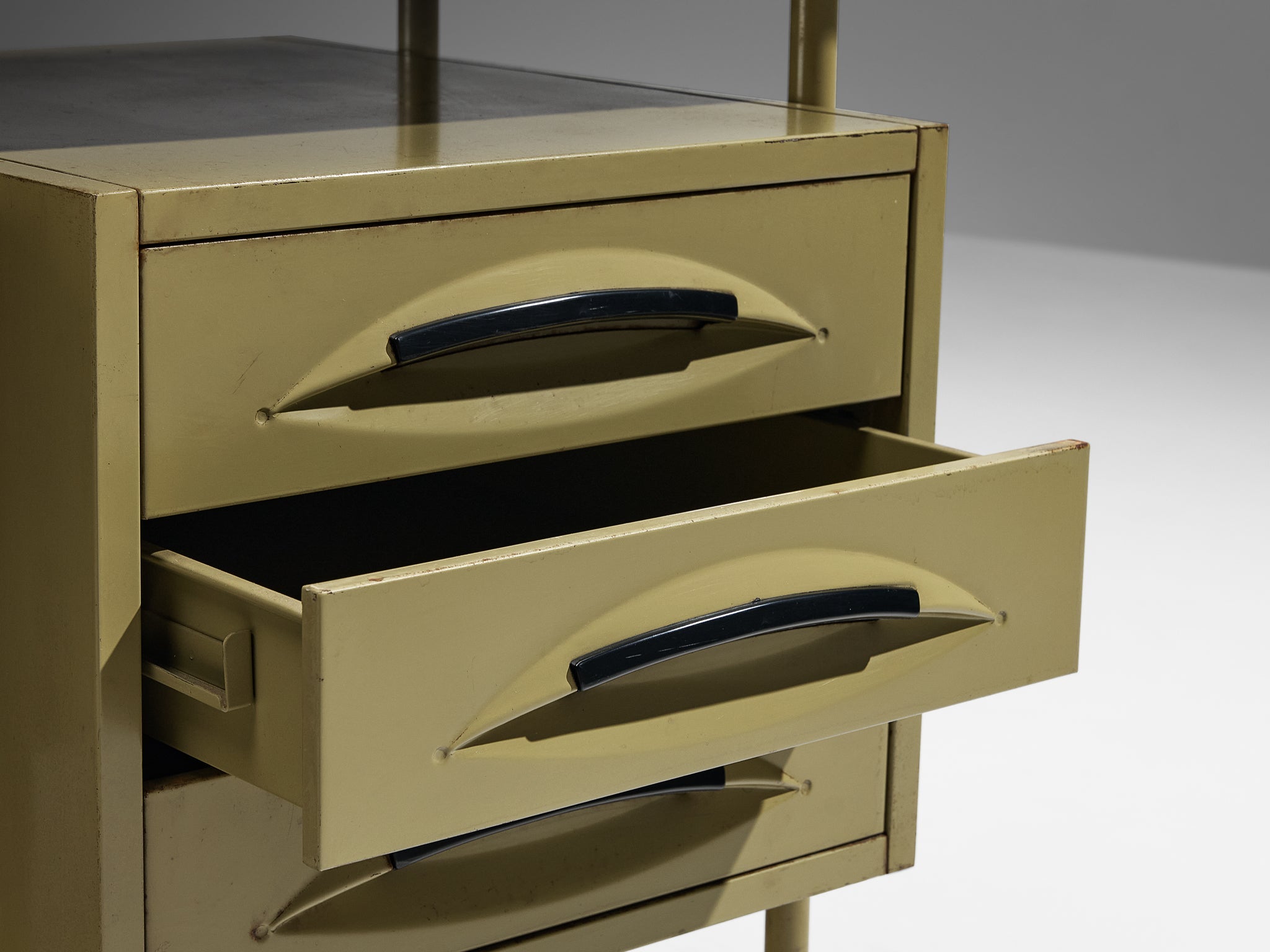 Rare Studio BBPR for Olivetti ‘Spazio’ Sideboard in Green Coated Steel case pieces and storage cabinets Morentz