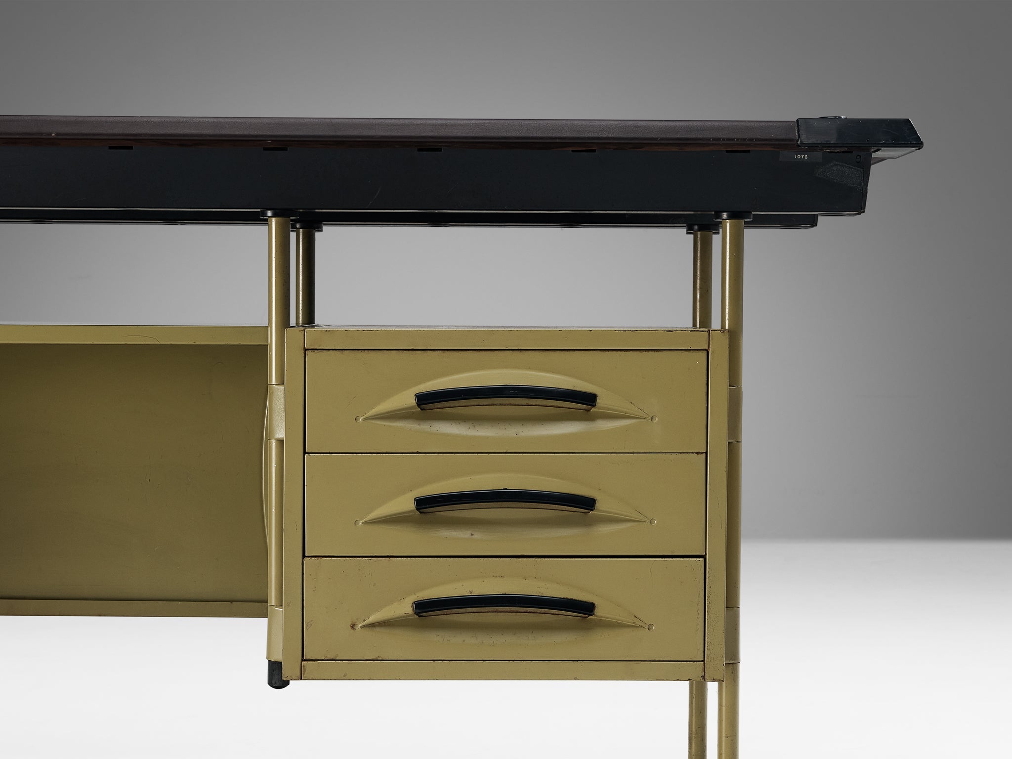 Rare Studio BBPR for Olivetti ‘Spazio’ Sideboard in Green Coated Steel case pieces and storage cabinets Morentz