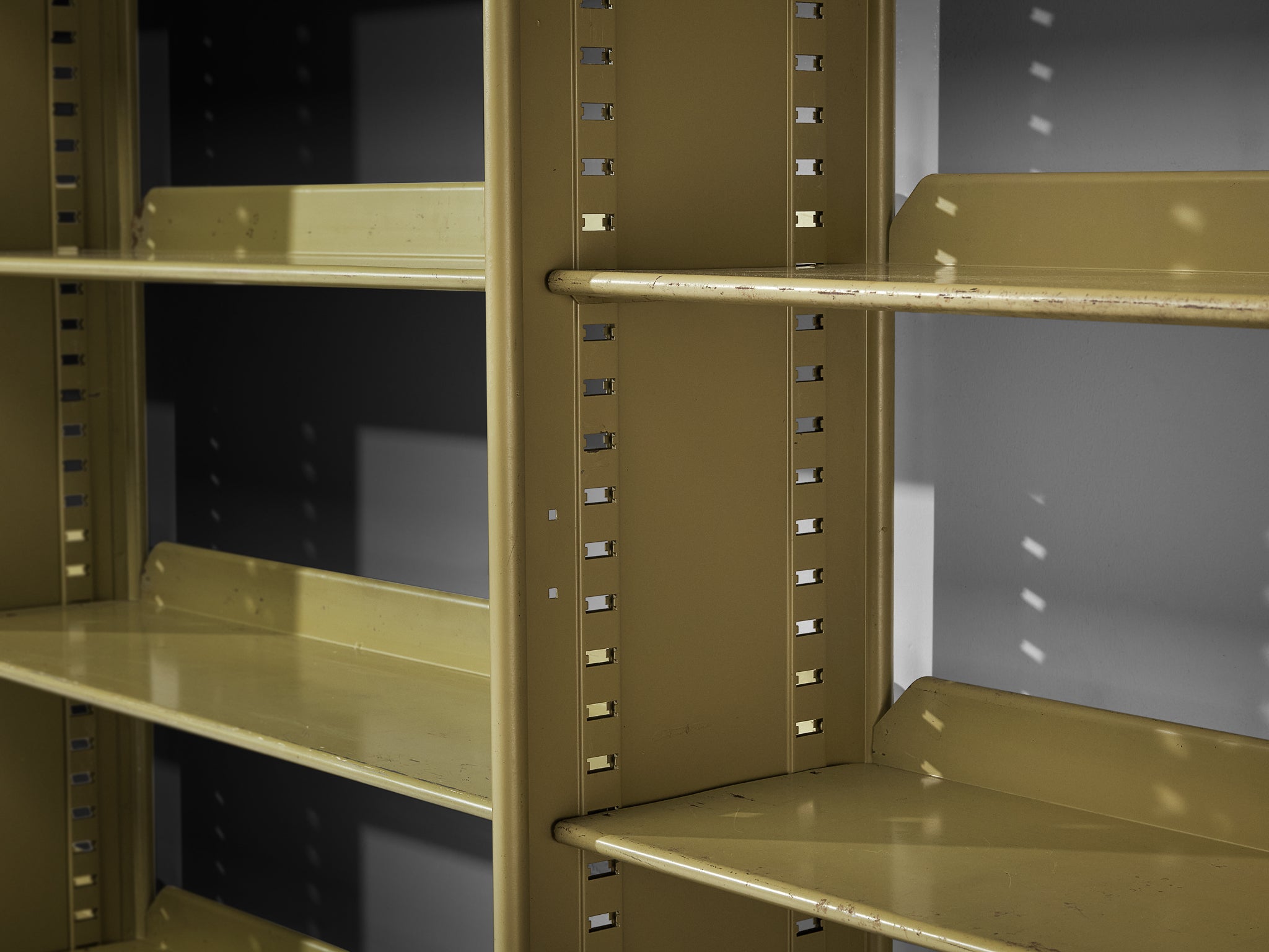 Studio BBPR for Olivetti 'Spazio' Large Shelving System in Olive Colored Steel Case pieces and storage cabinets Morentz