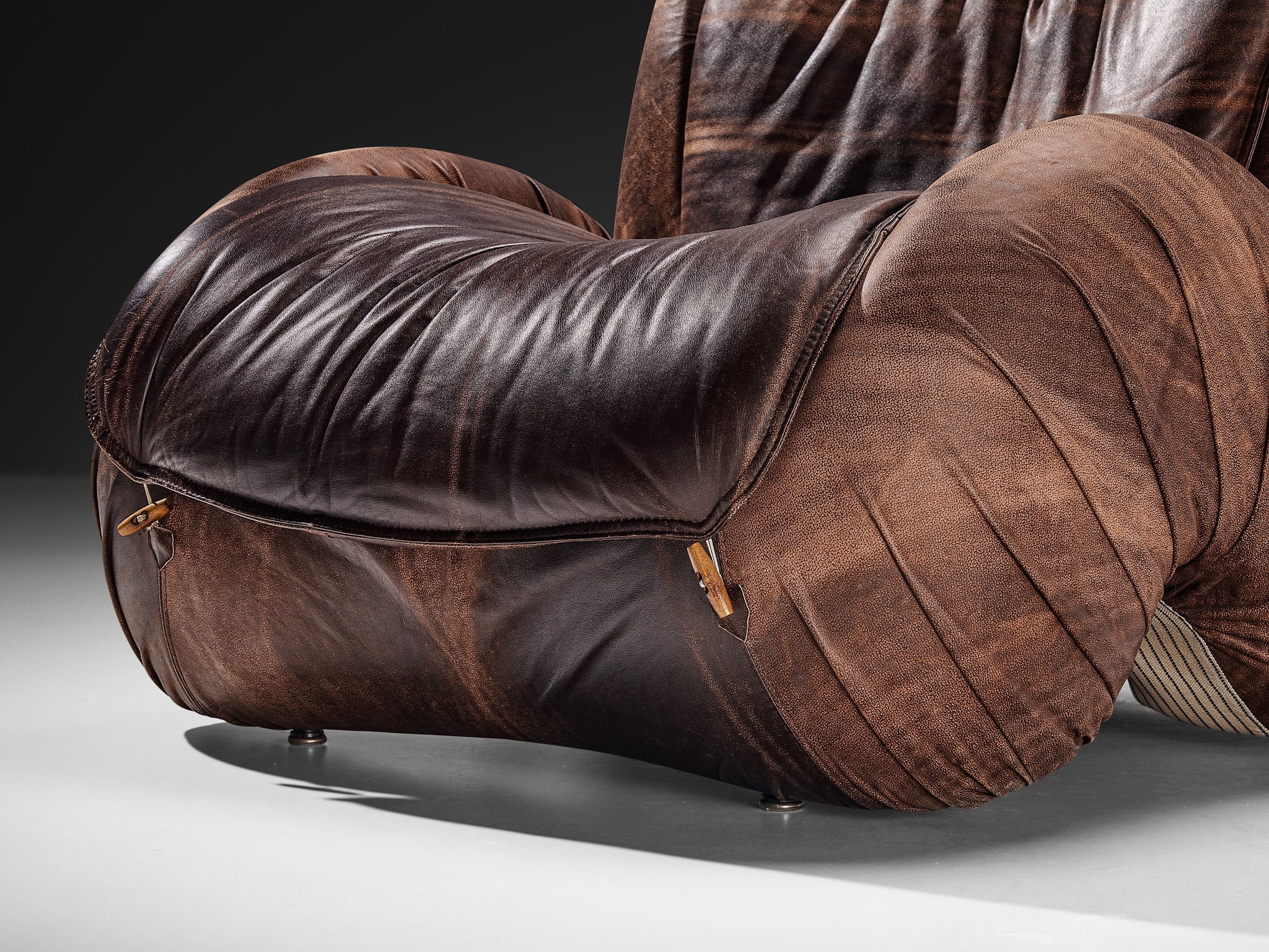 Luigi Radaelli Italian Pair of 'Tartana' Lounge Chairs in Brown Leather Seating Morentz