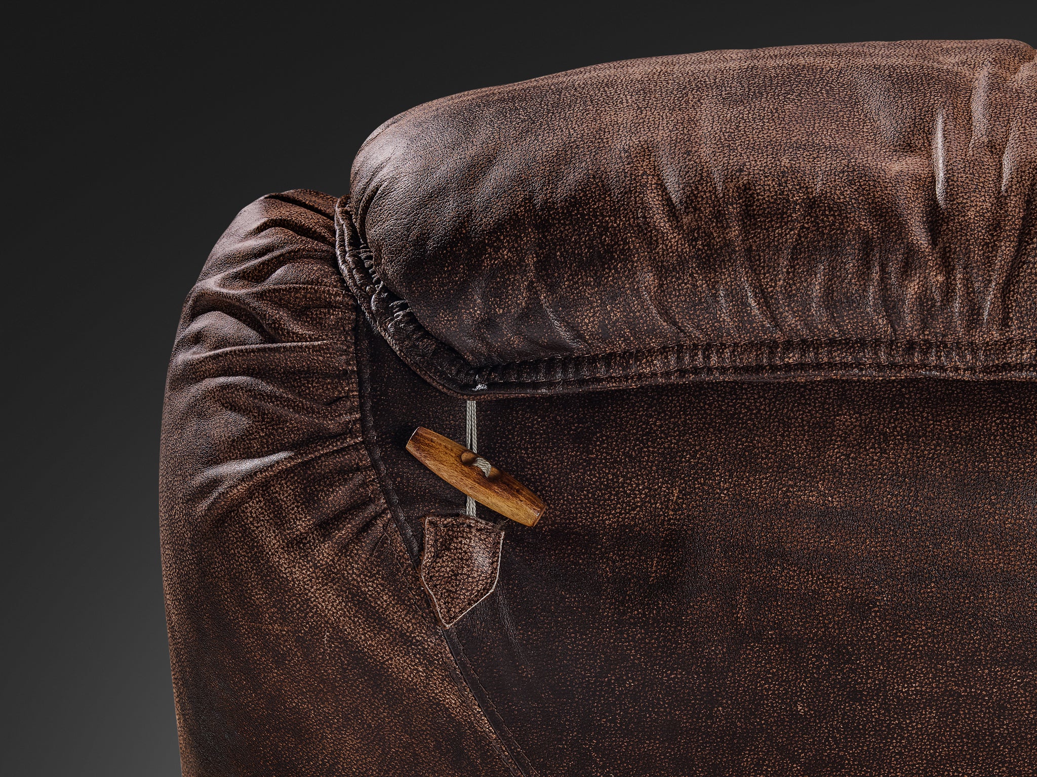 Luigi Radaelli Italian Pair of 'Tartana' Lounge Chairs in Brown Leather Seating Morentz