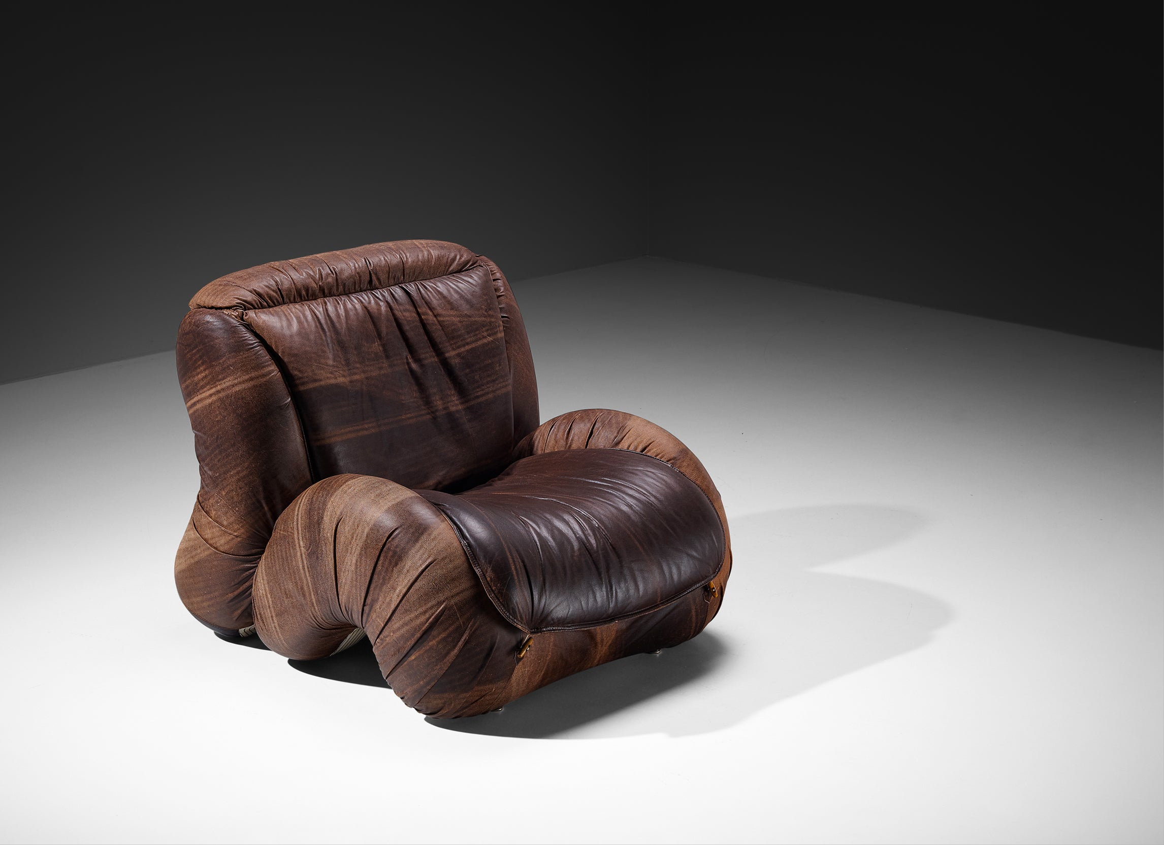 Luigi Radaelli Italian Pair of 'Tartana' Lounge Chairs in Brown Leather Seating Morentz