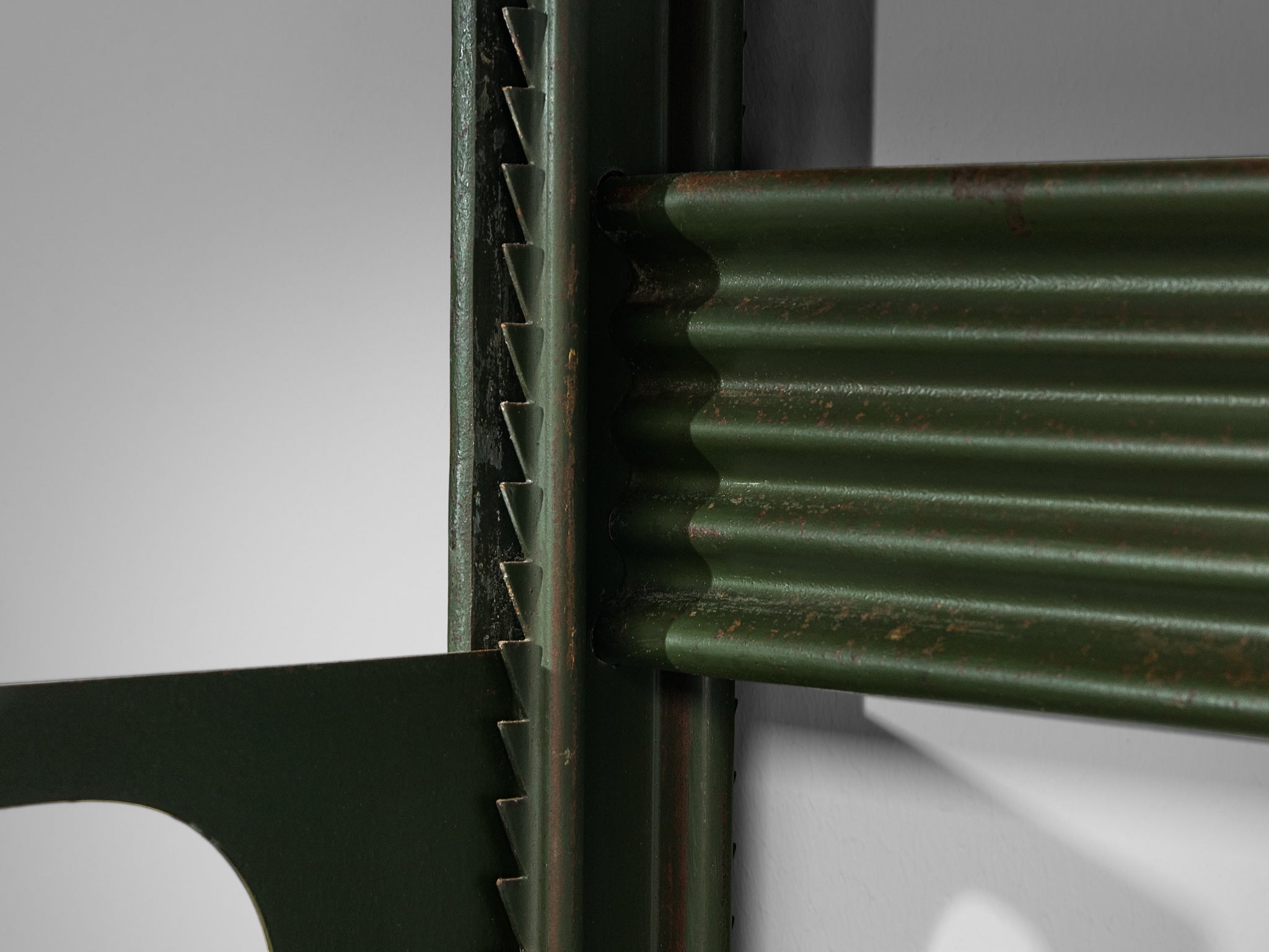 Lips Vago 'Triennale' Bookcases or Shelving System in Dark Green Lacquered Steel Case pieces and storage cabinets Morentz