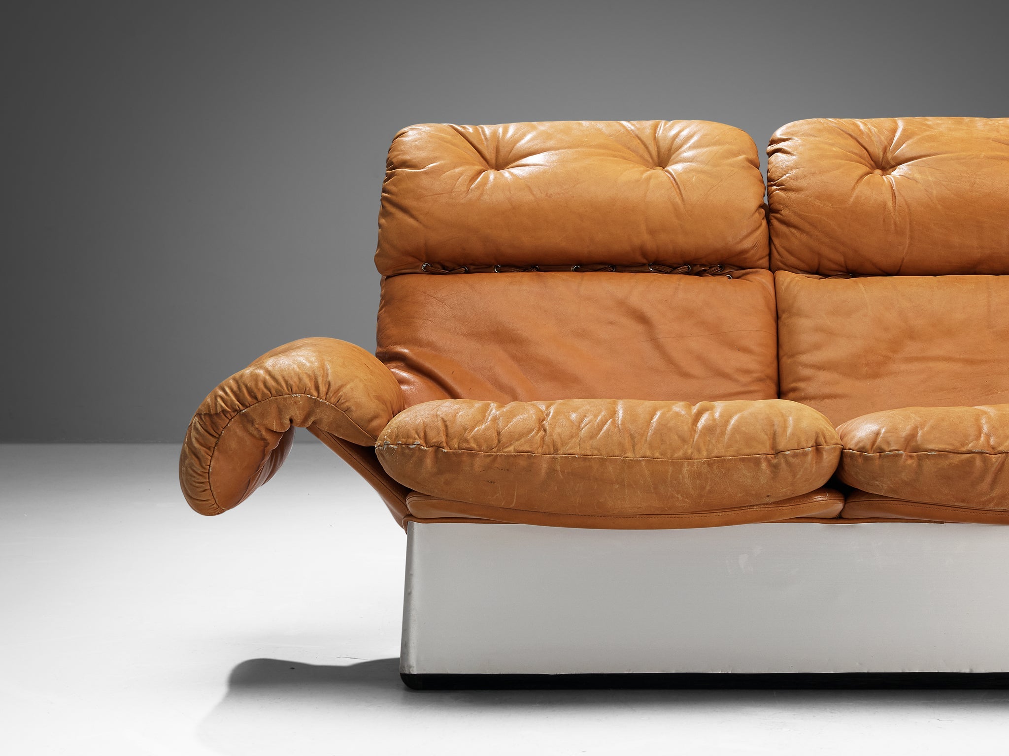 Italian Sofa in Cognac Leather and Aluminum seating Morentz